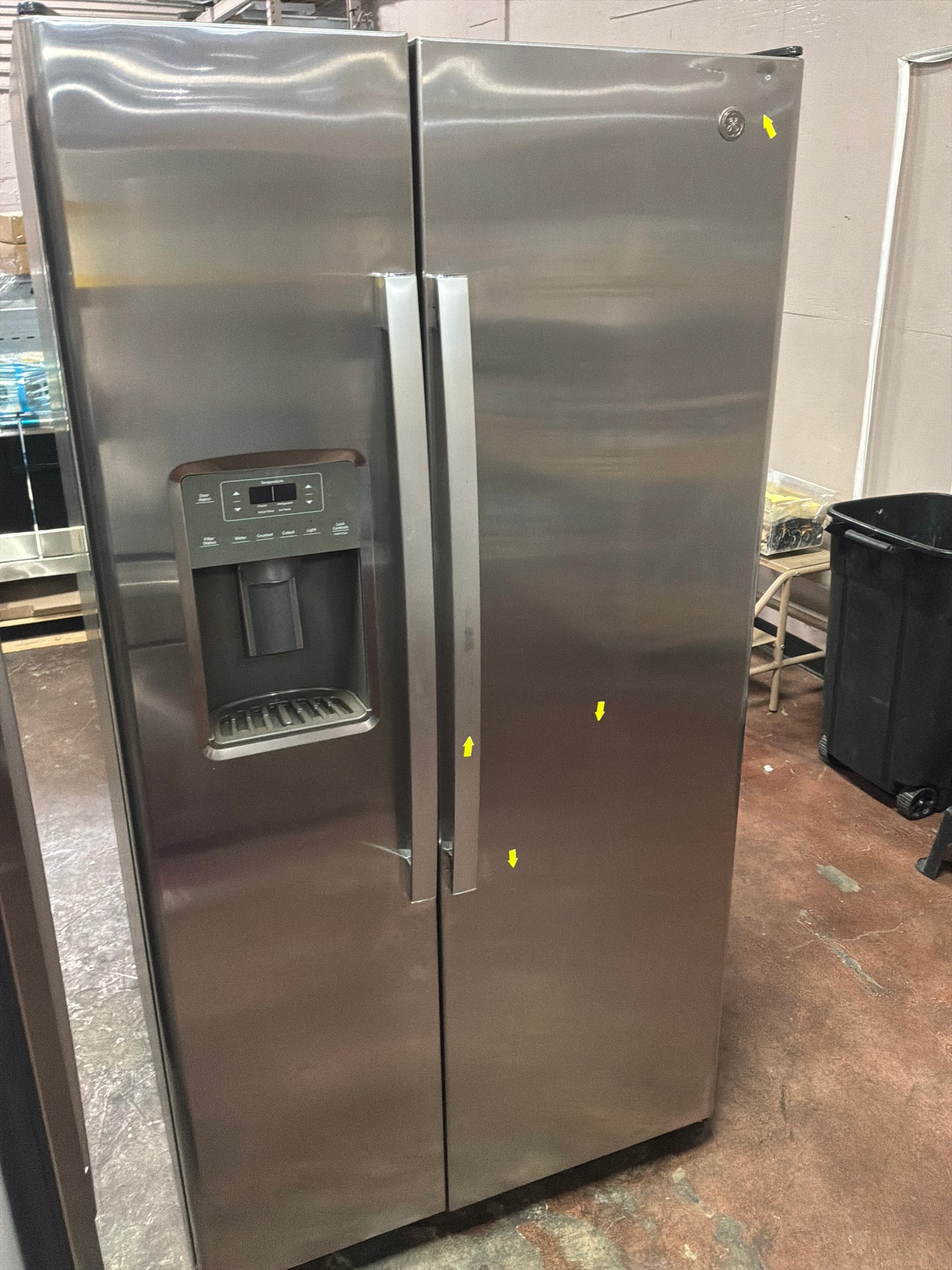 Front view, door closed