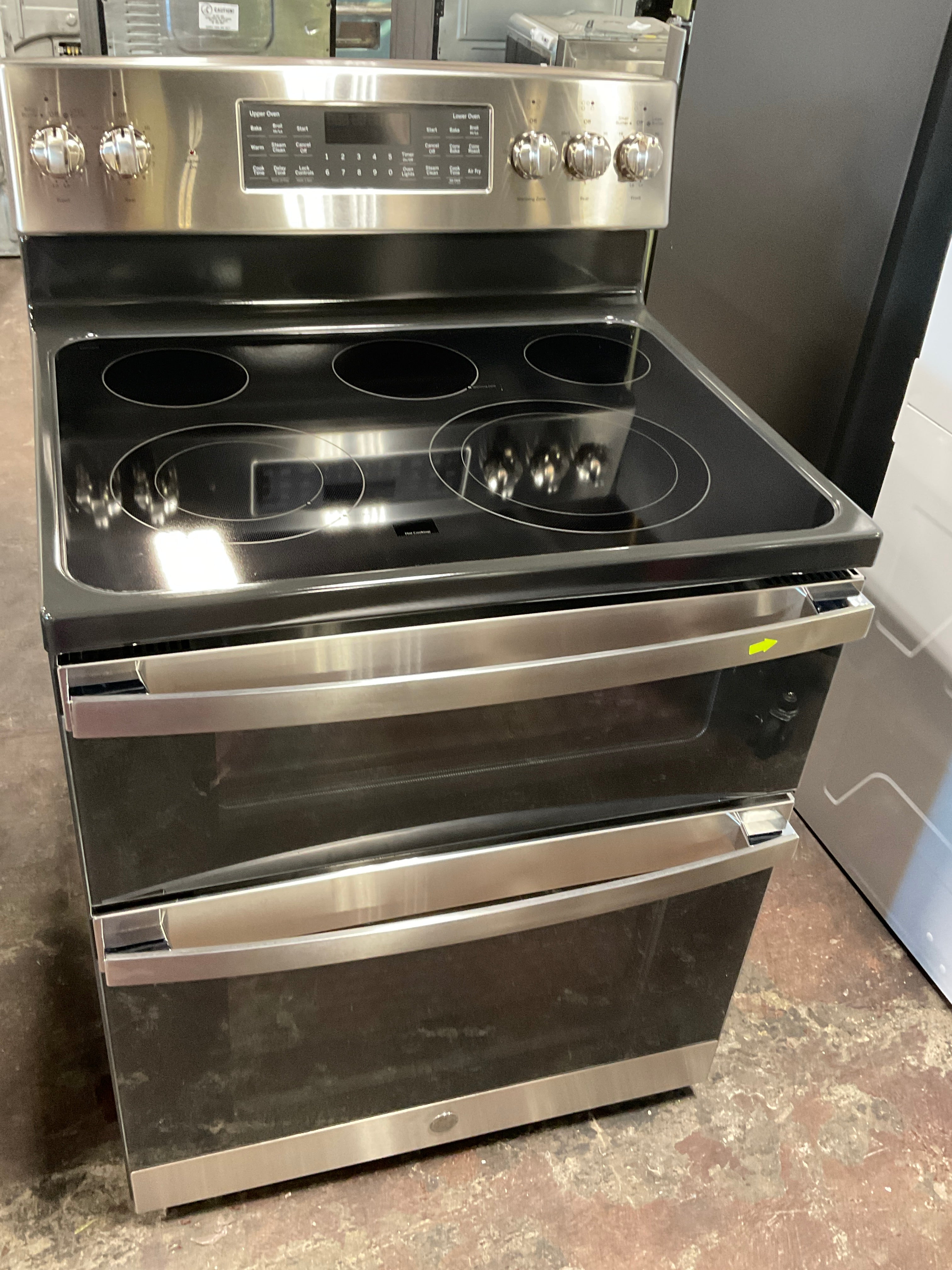Front view, oven-door closed