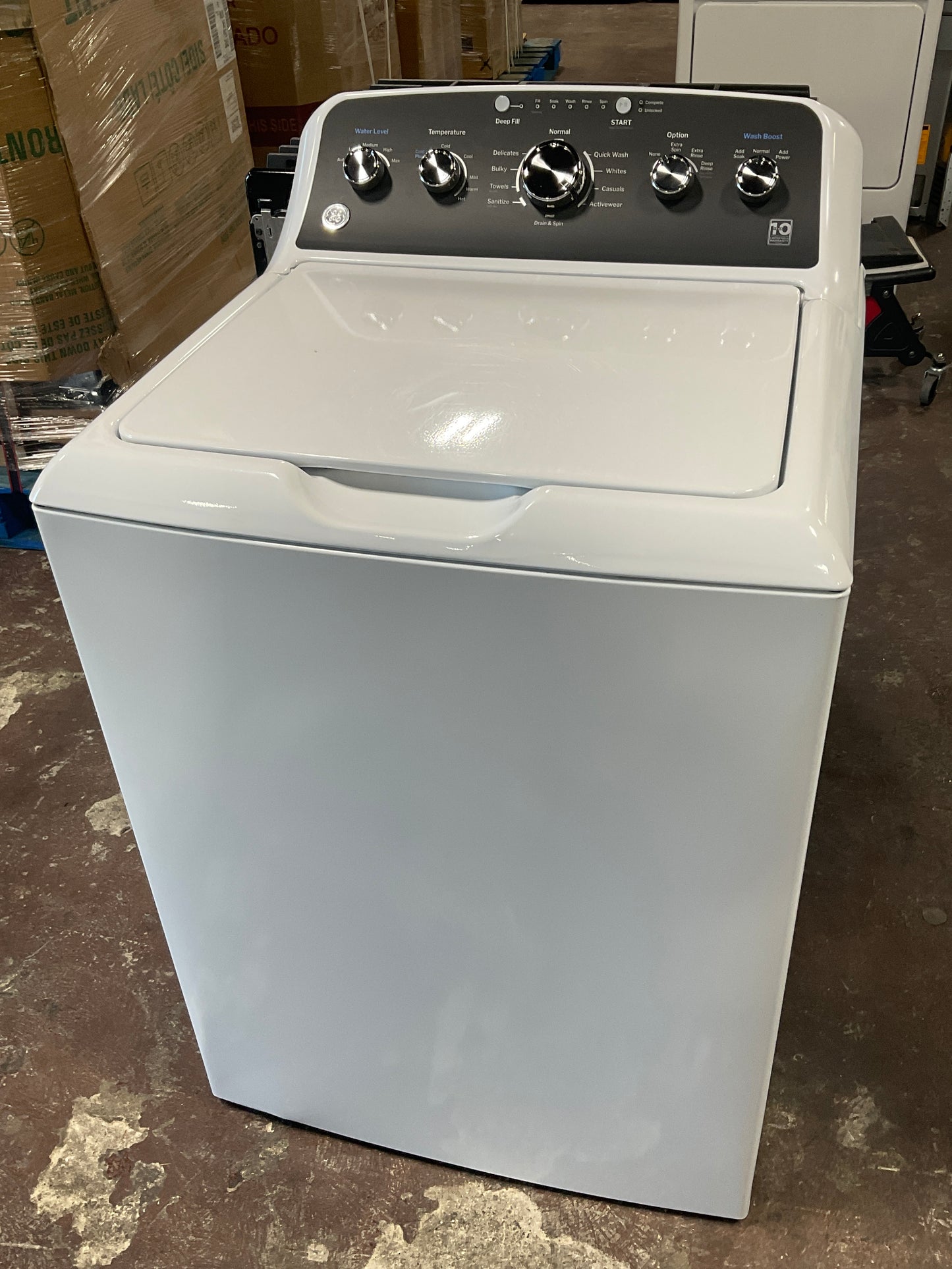 Front view, door closed