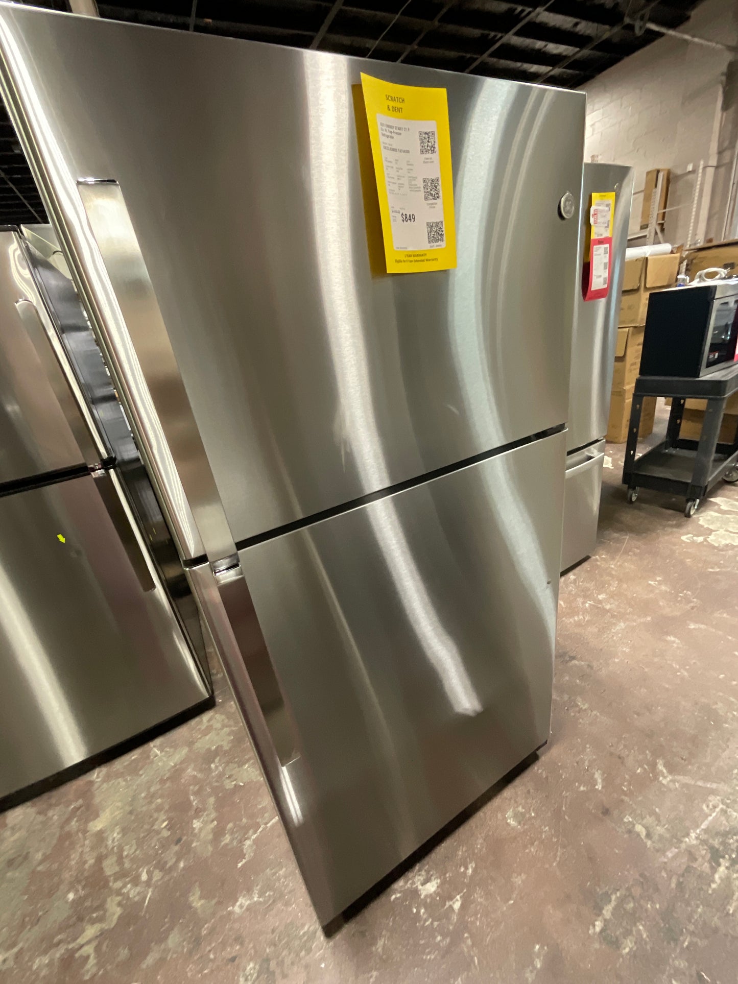 Front view, door closed