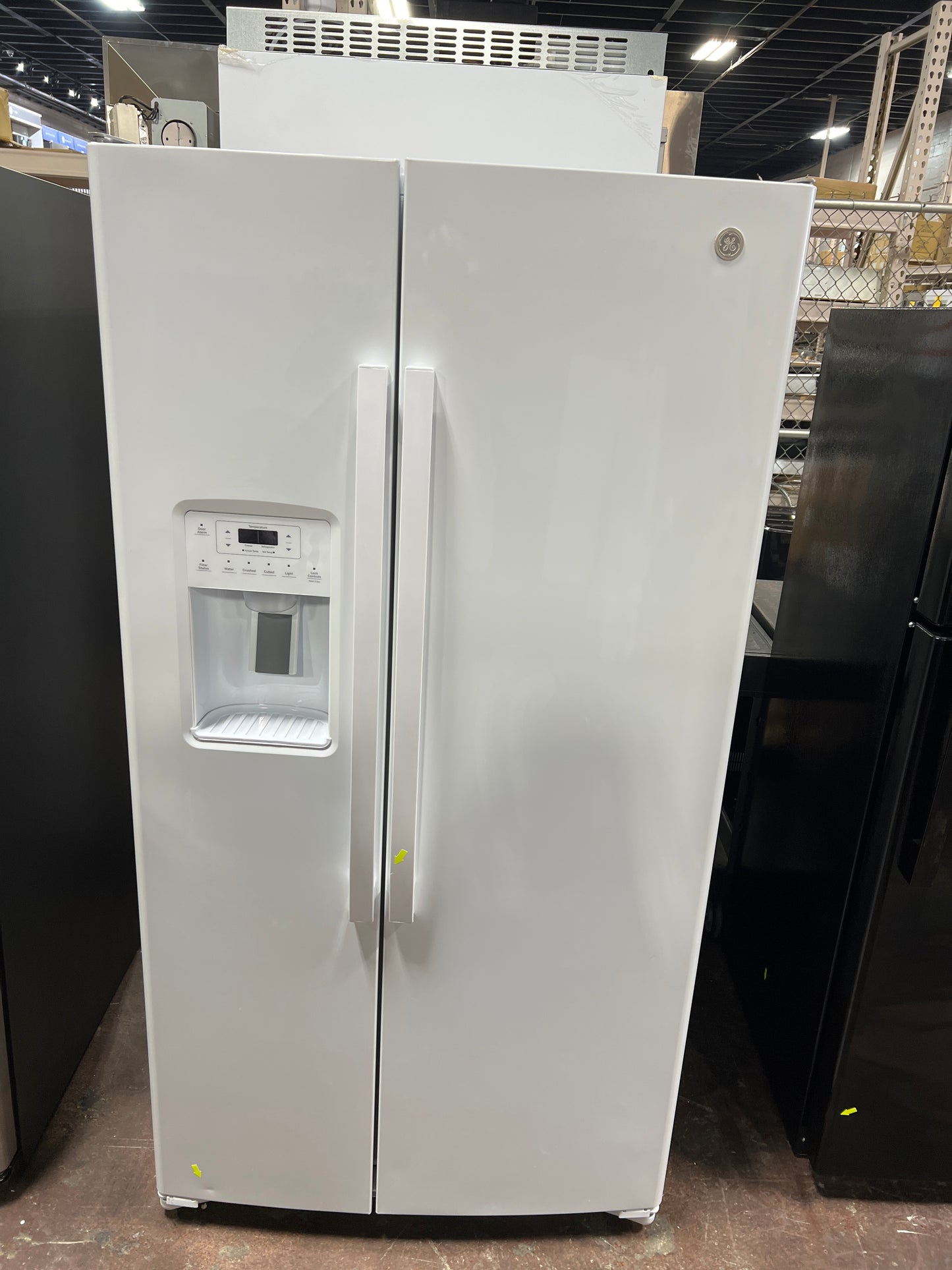 Front view, door closed