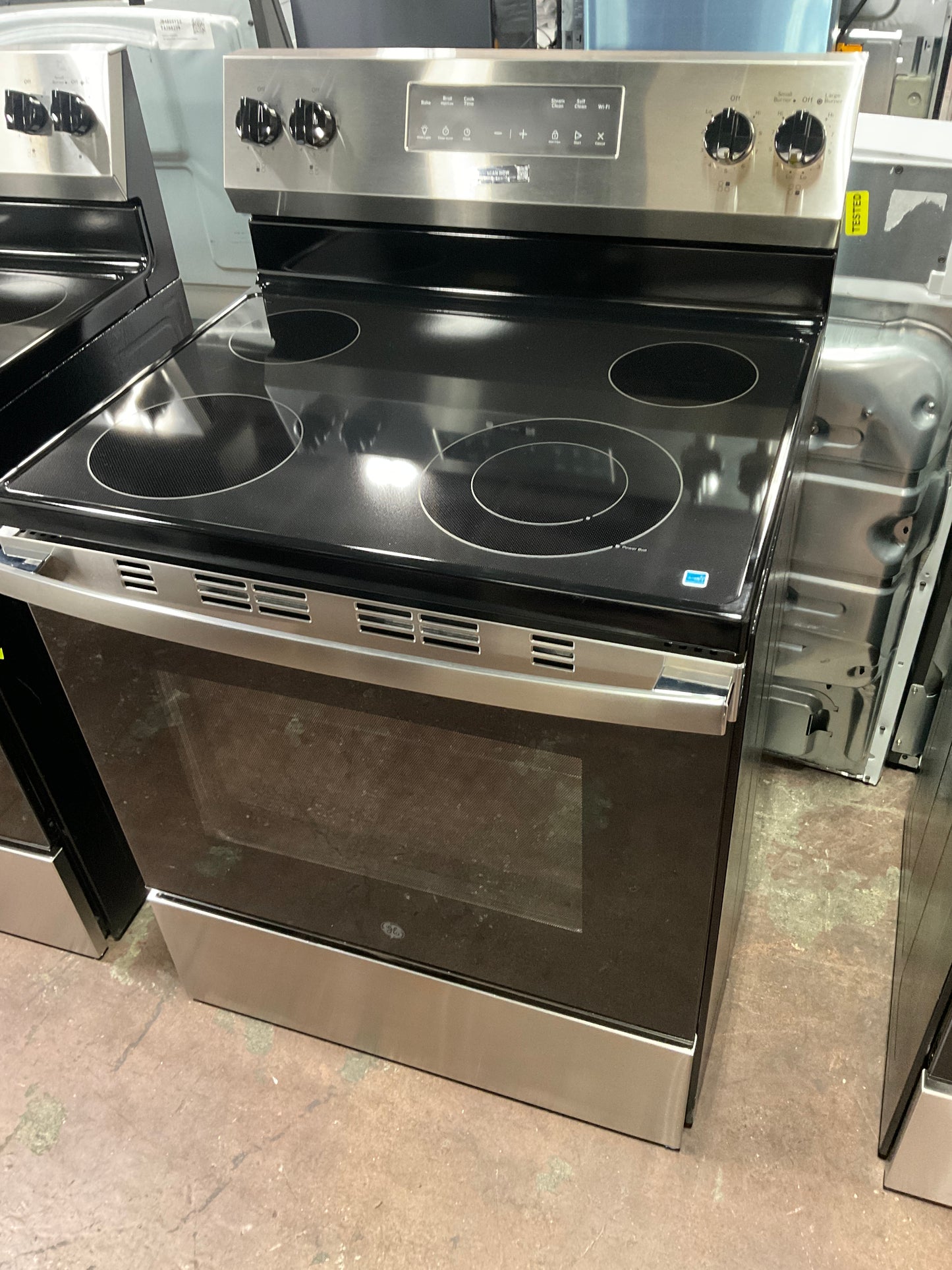 Front view, oven-door closed