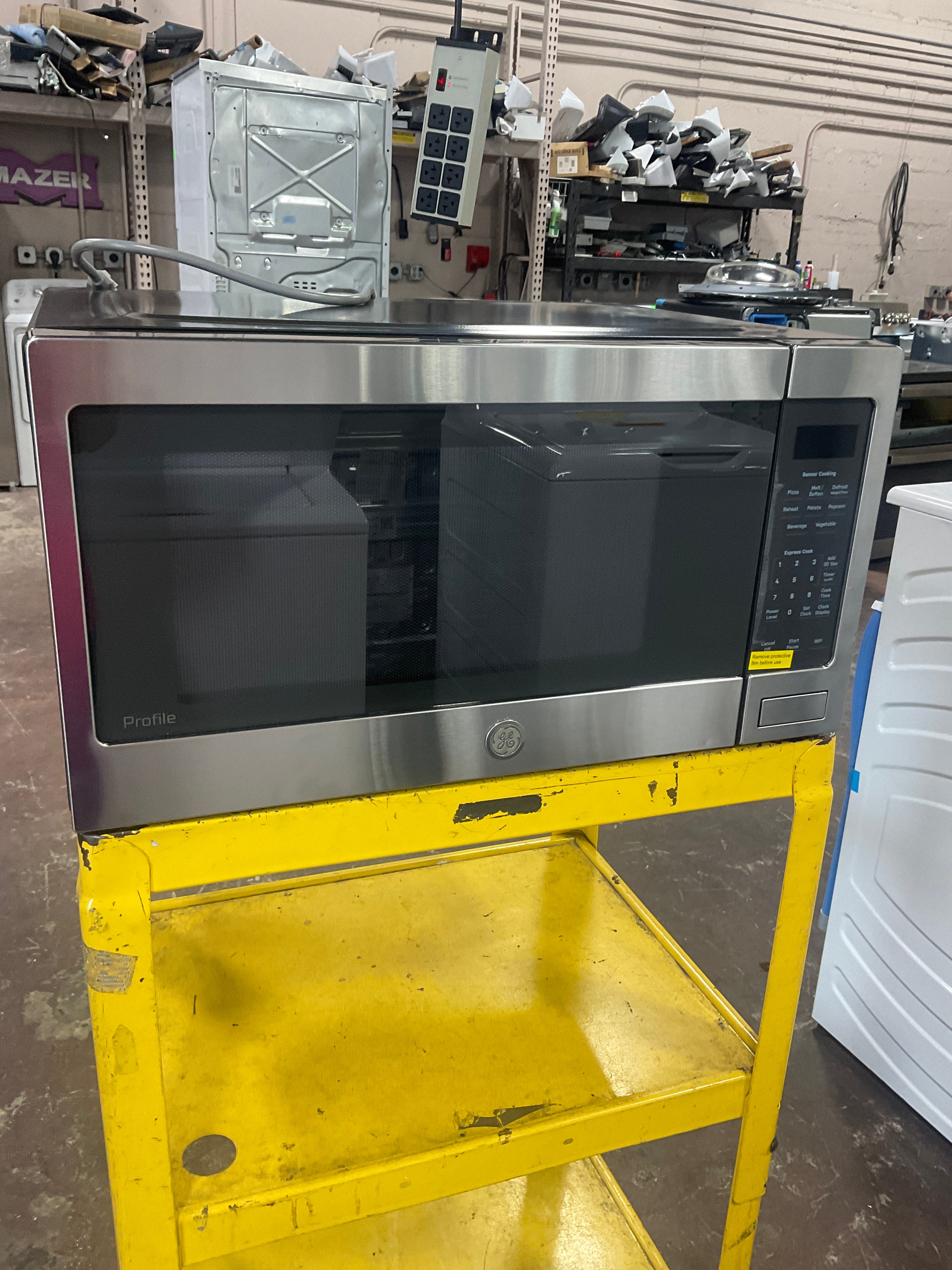 Front view, door closed