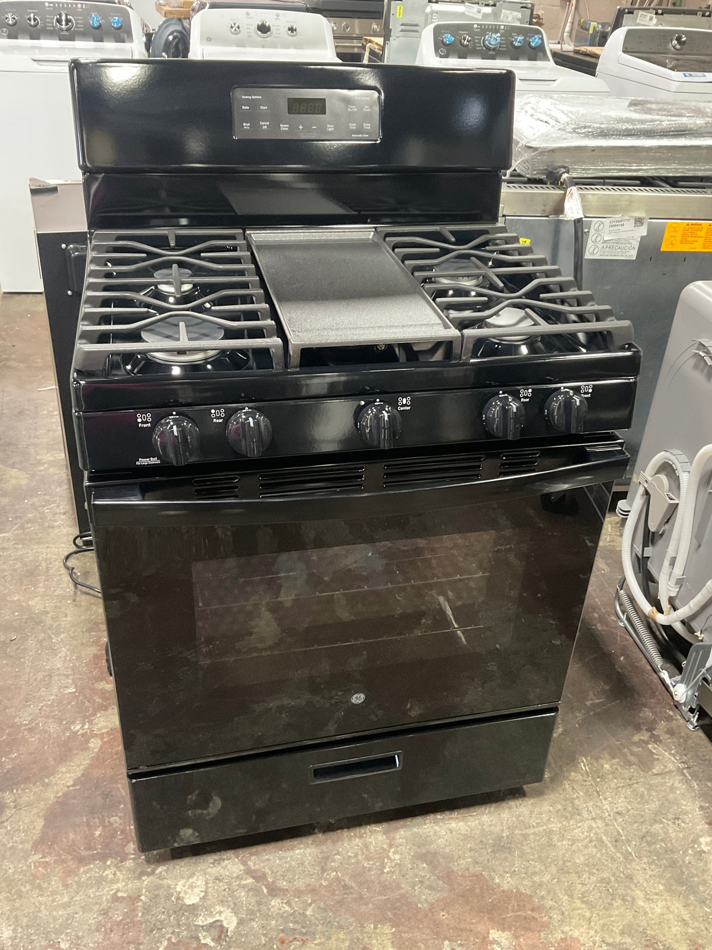 Front view, oven-door closed