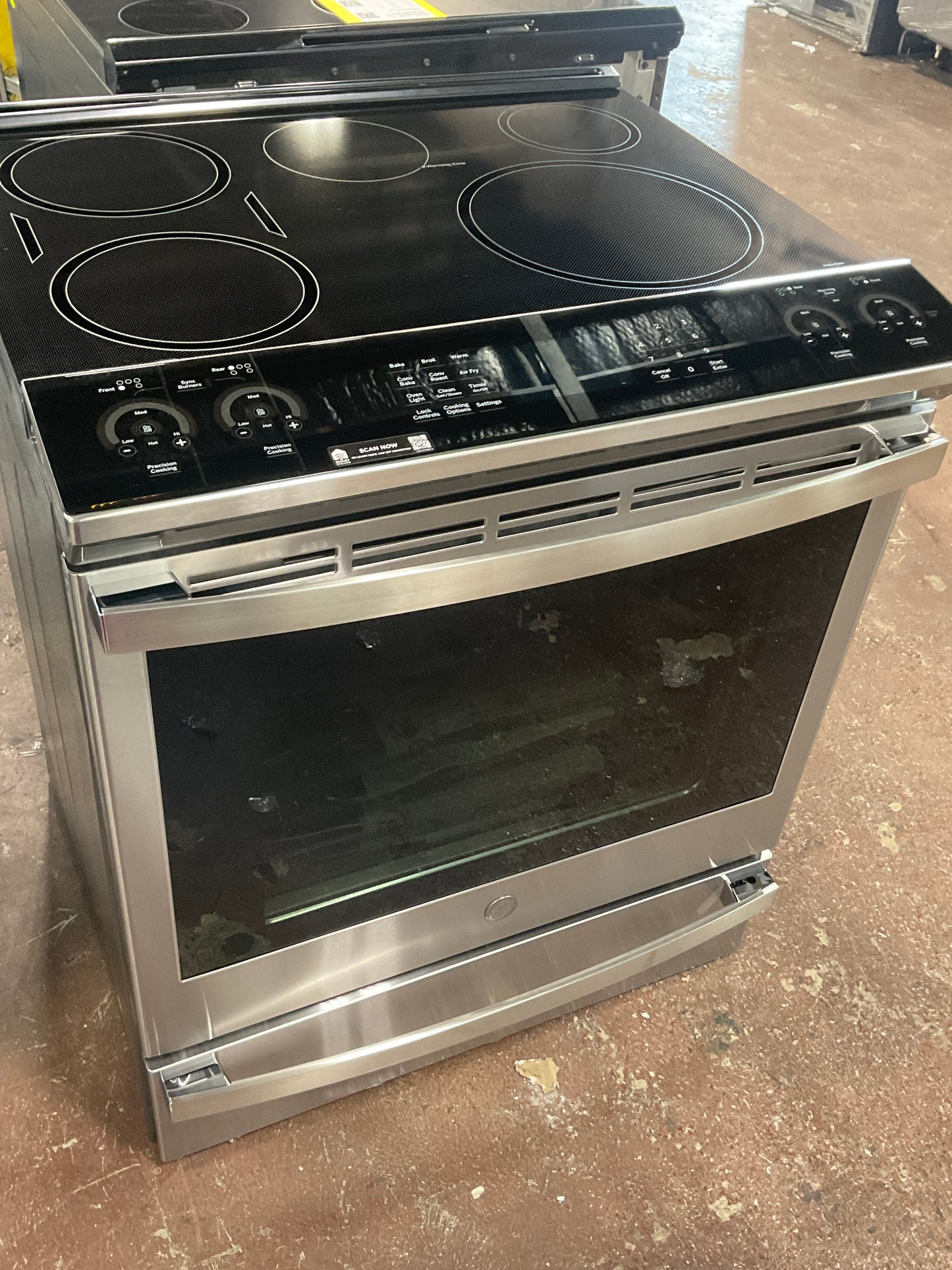 Front view, oven-door closed