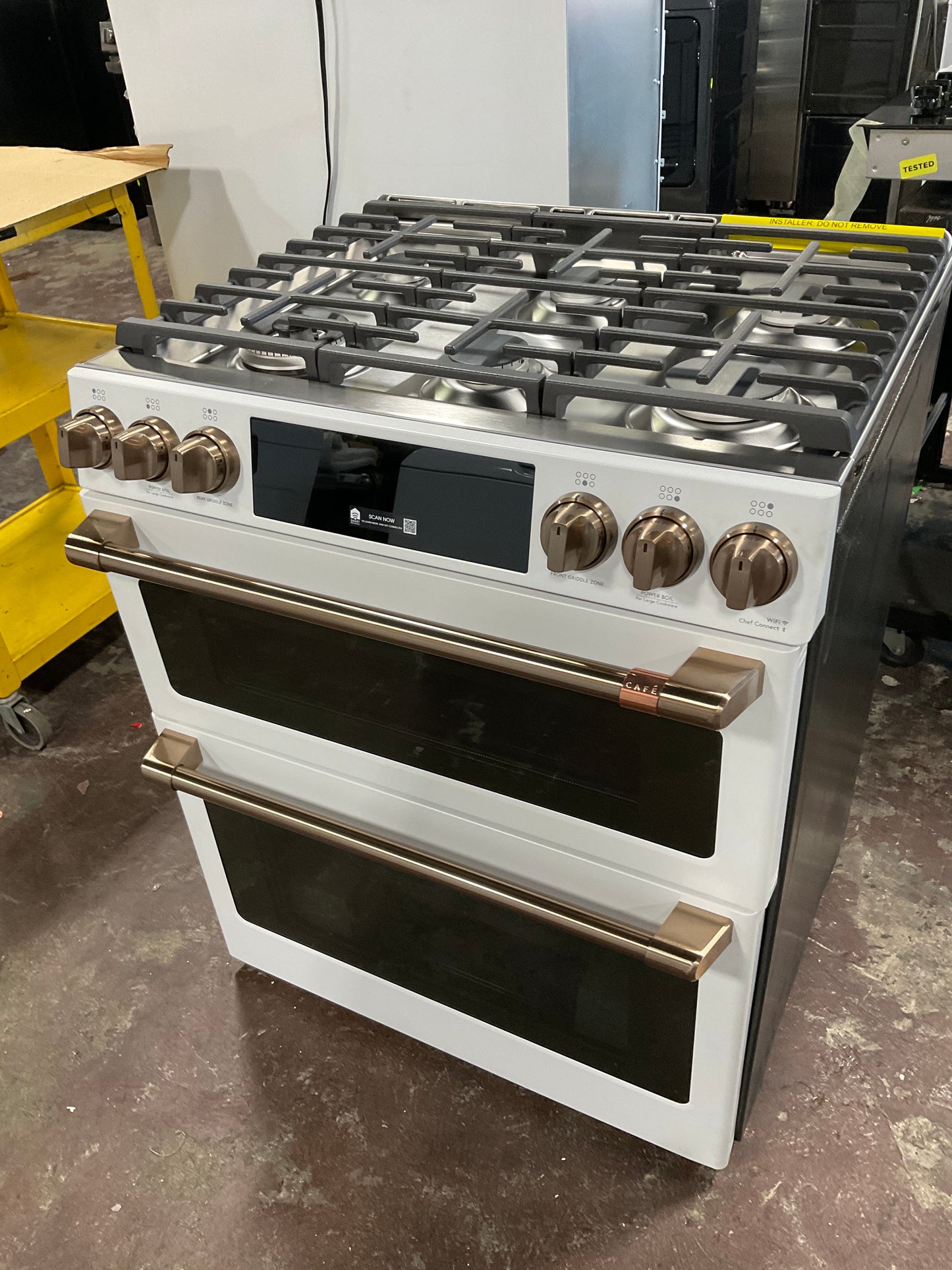Front view, oven-door closed