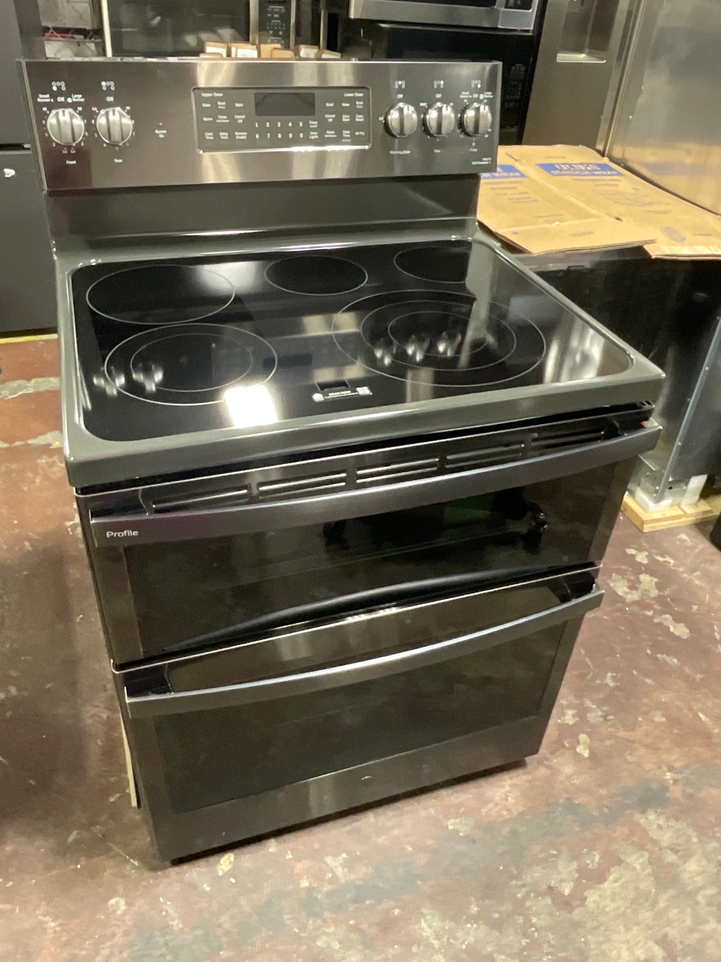 Front view, oven-door closed