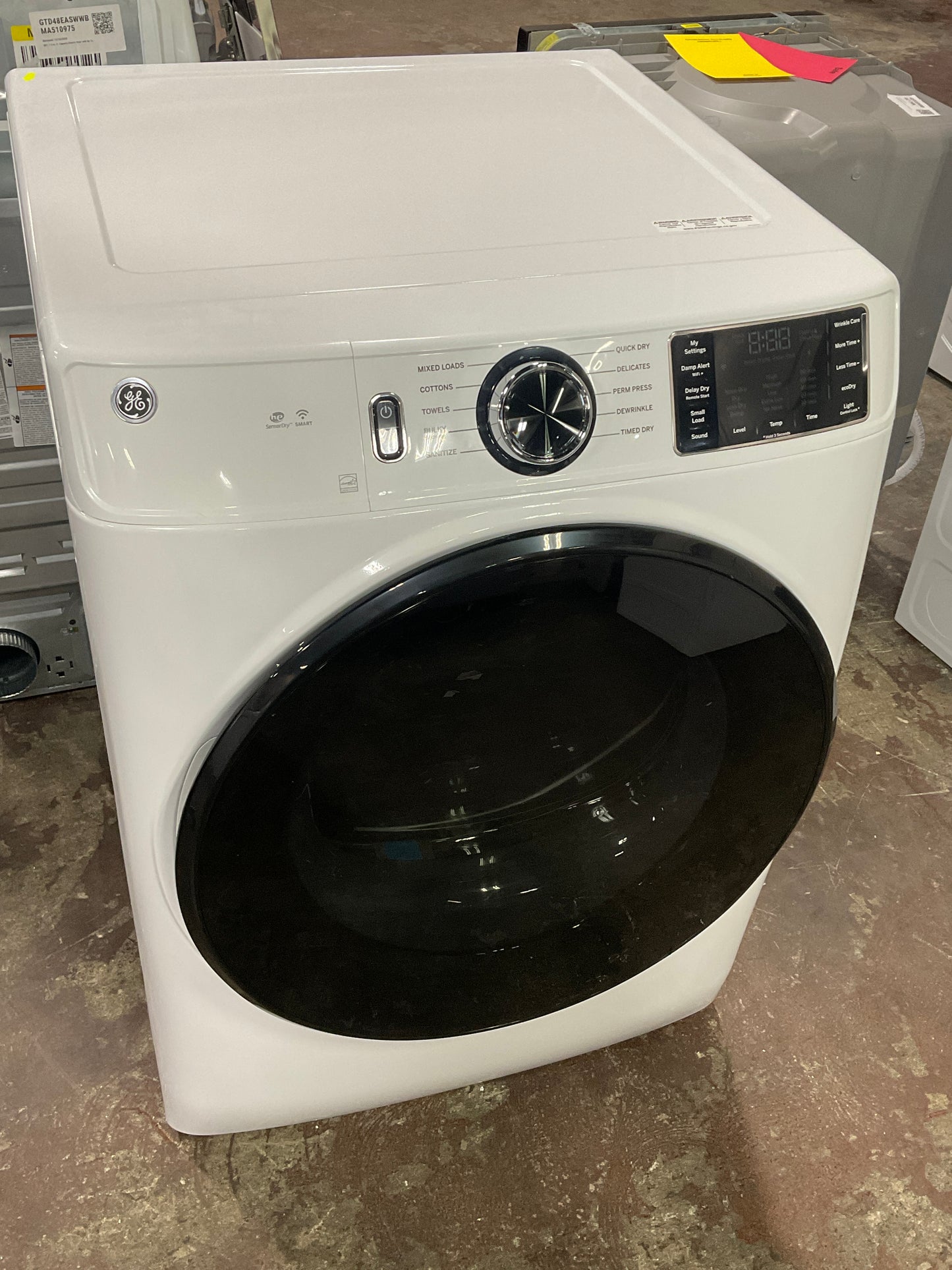 Front view, door closed