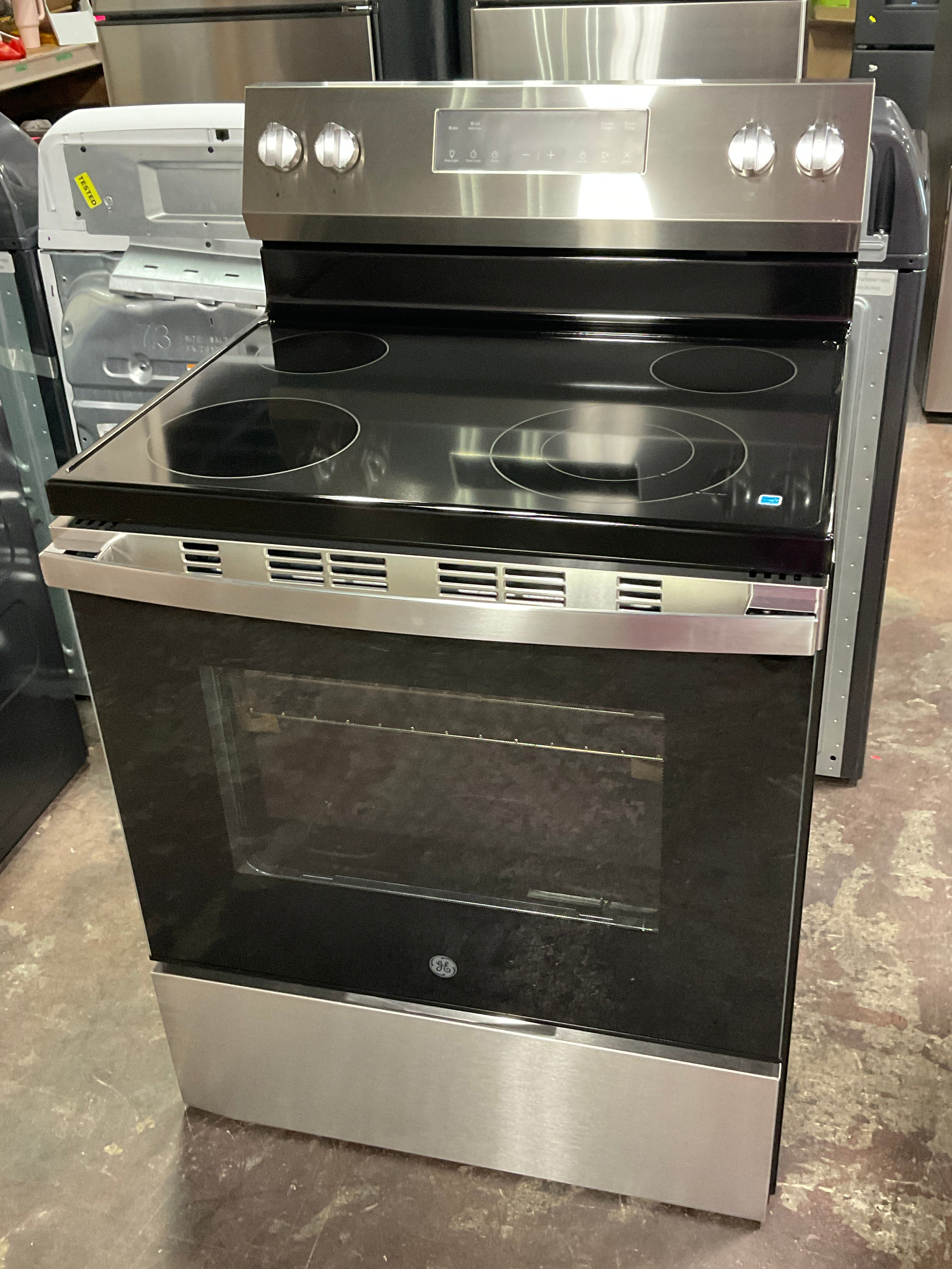 Front view, oven-door closed