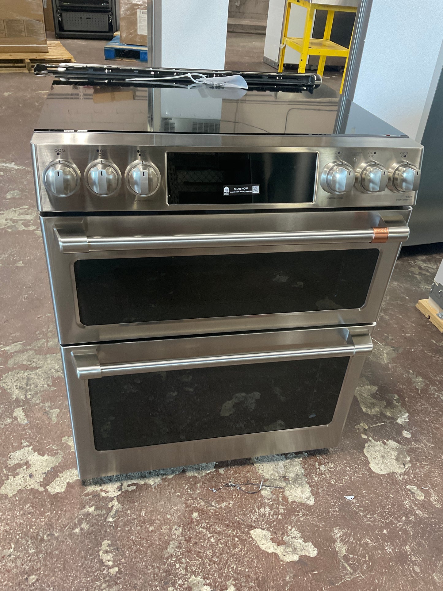 Front view, oven-door closed