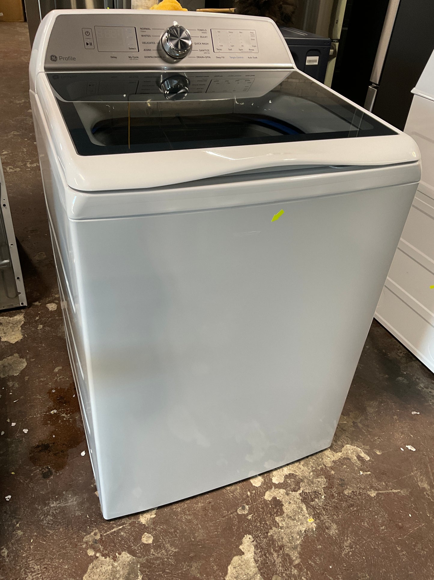 Front view, door closed