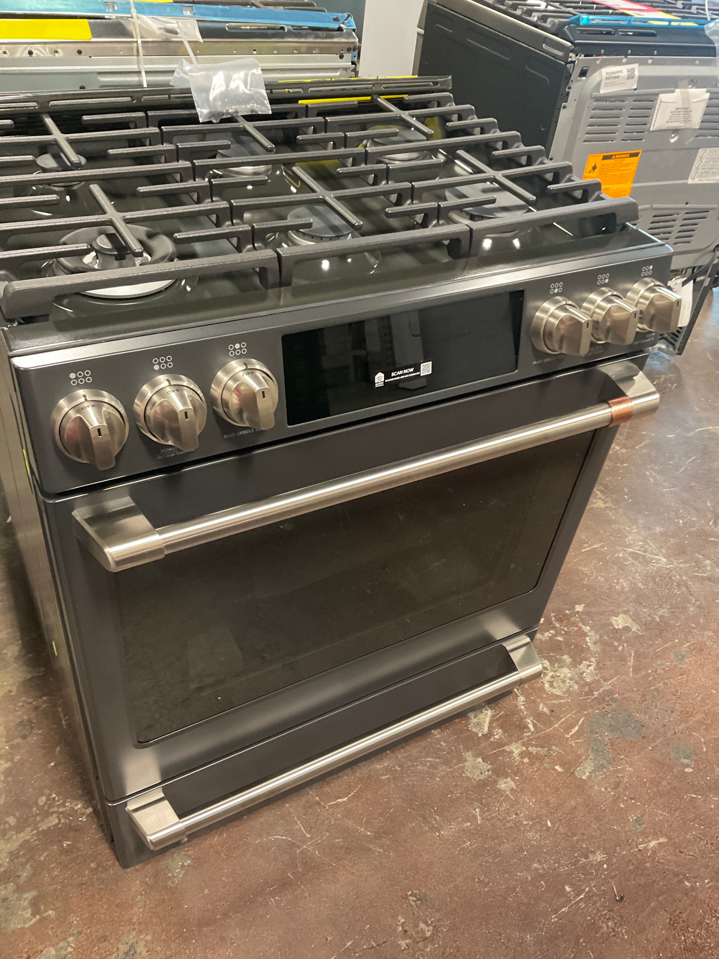 Front view, oven-door closed