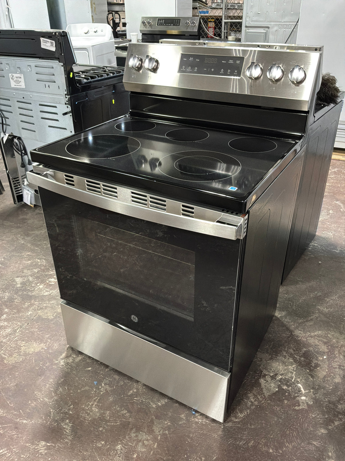 Front view, oven-door closed