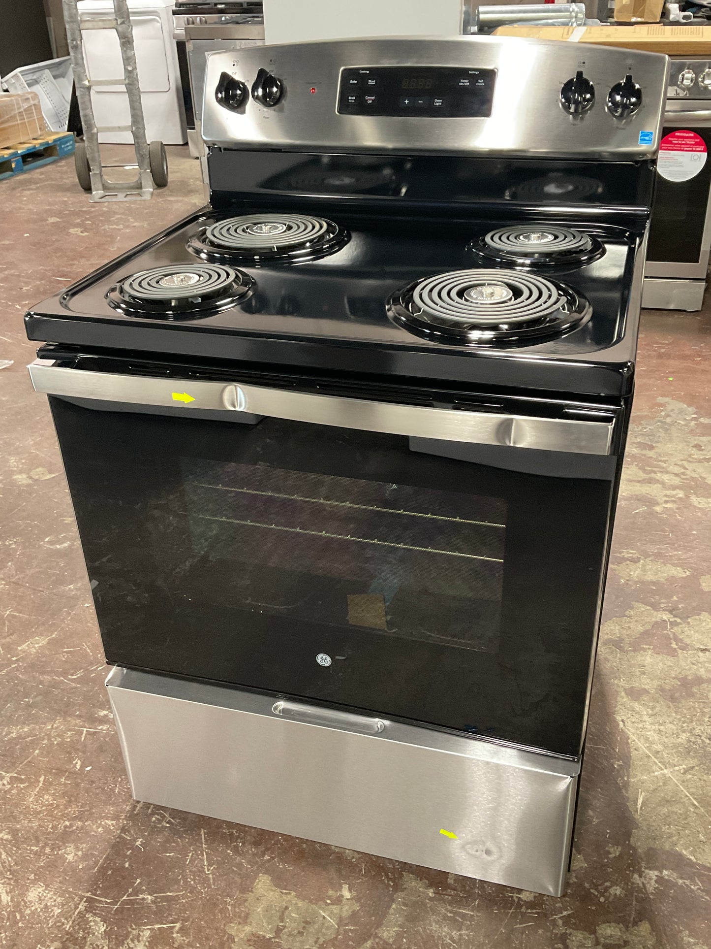 Front view, oven-door closed