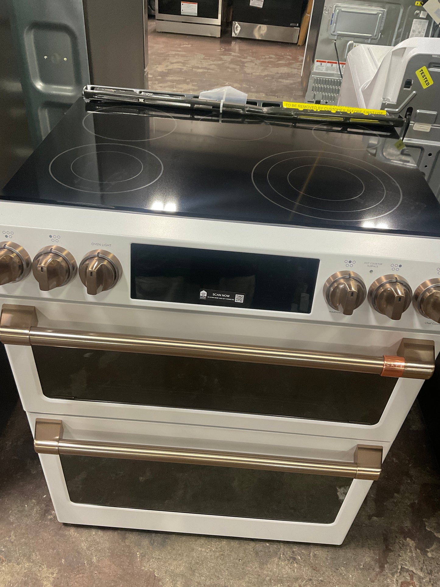 Front view, oven-door closed