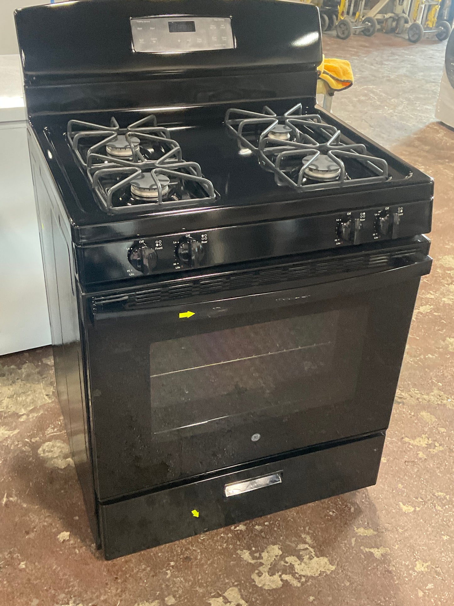 Front view, oven-door closed