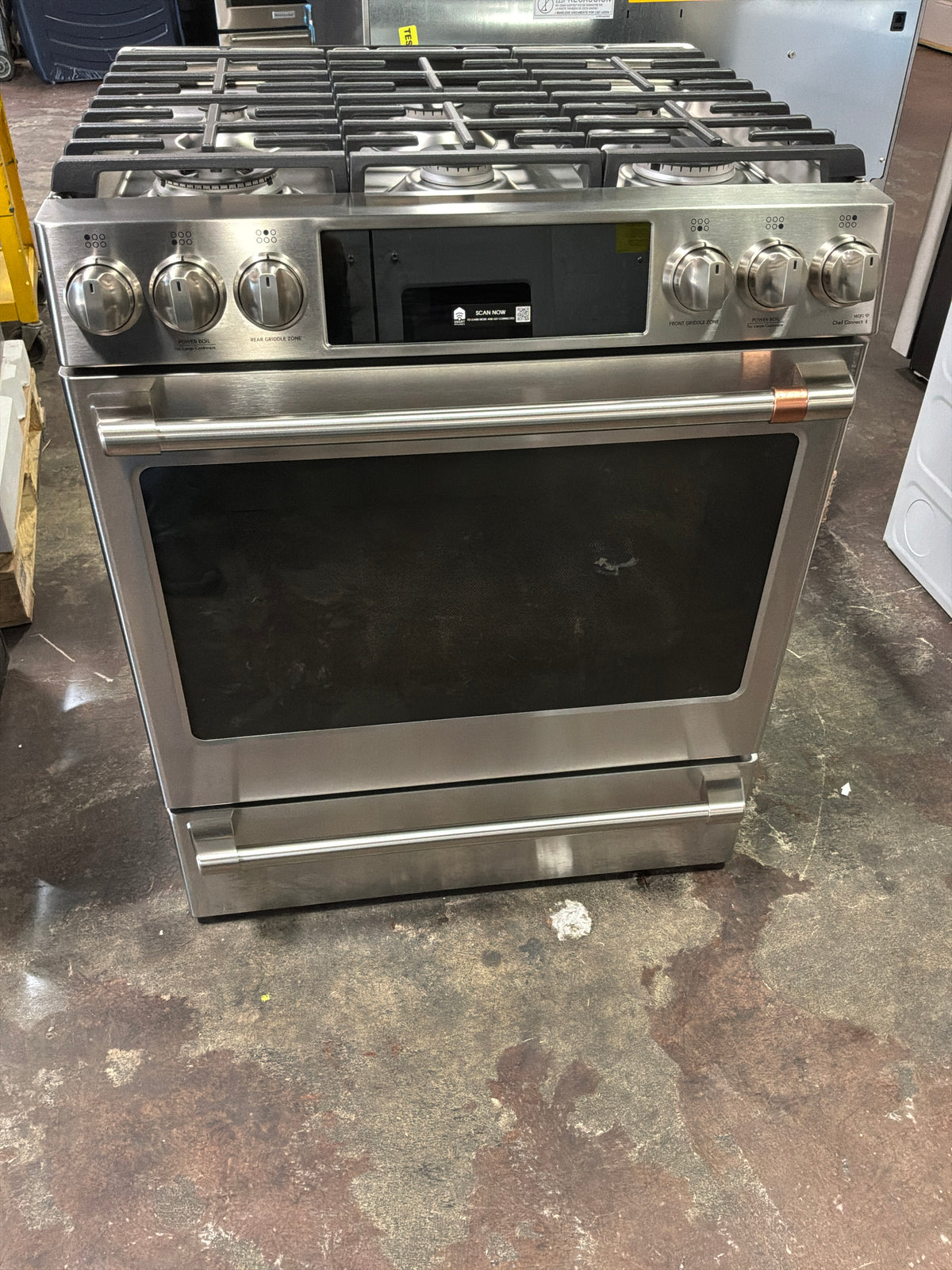 Front view, oven-door closed