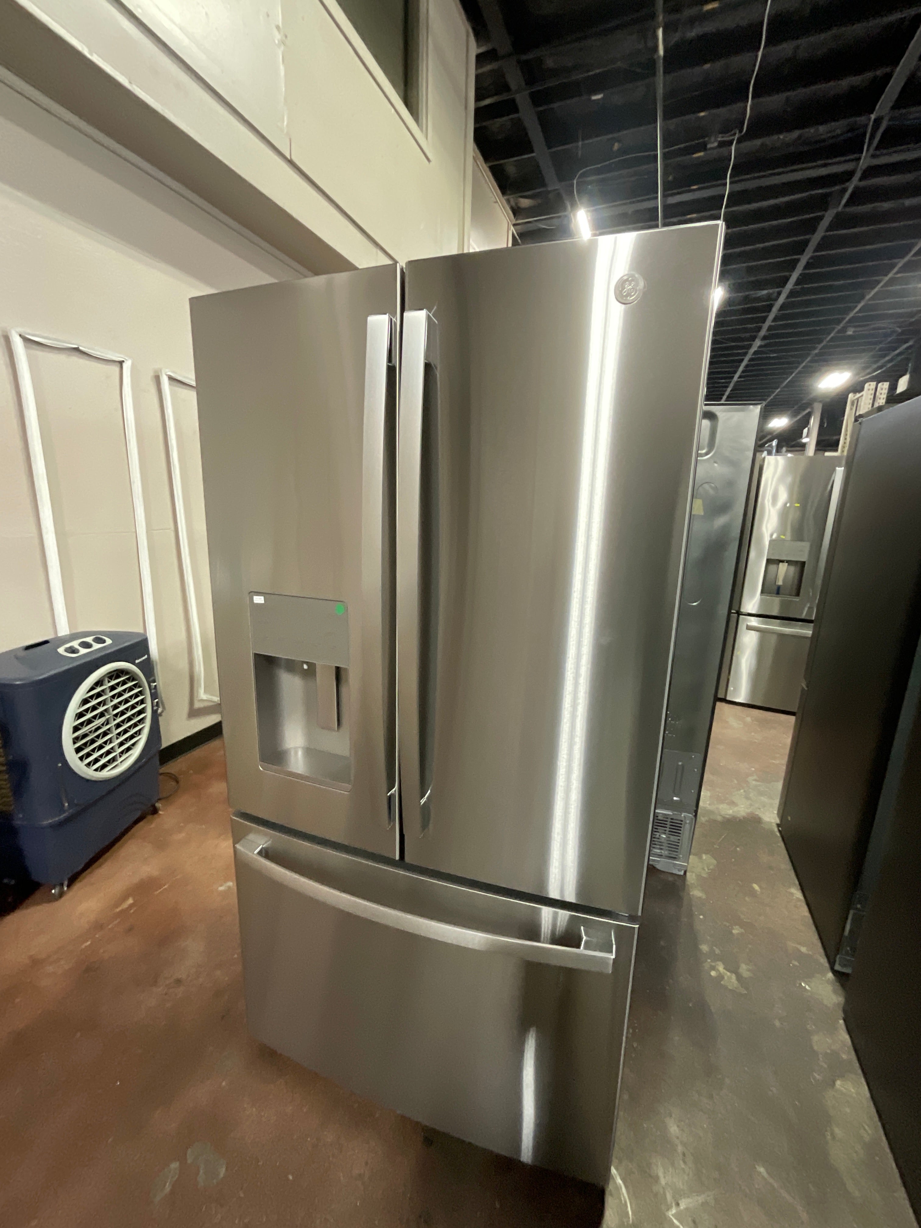 Front view, door closed