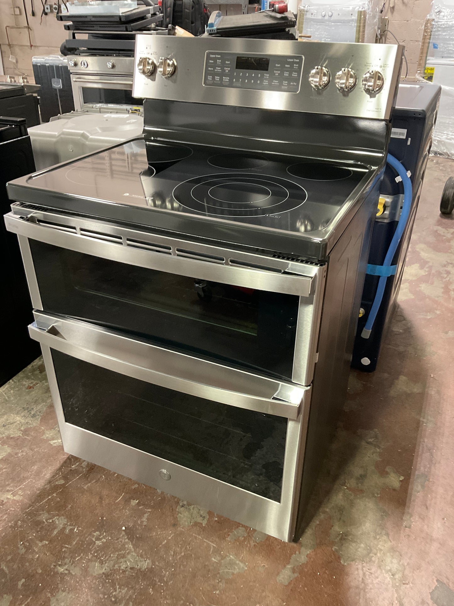 Front view, oven-door closed