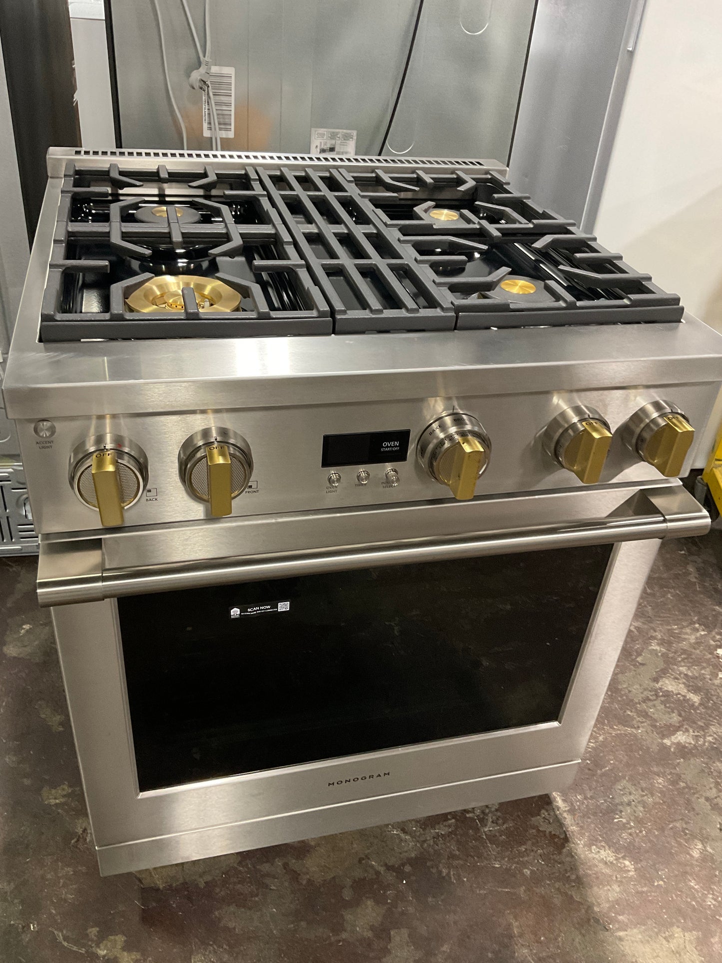 Front view, oven-door closed