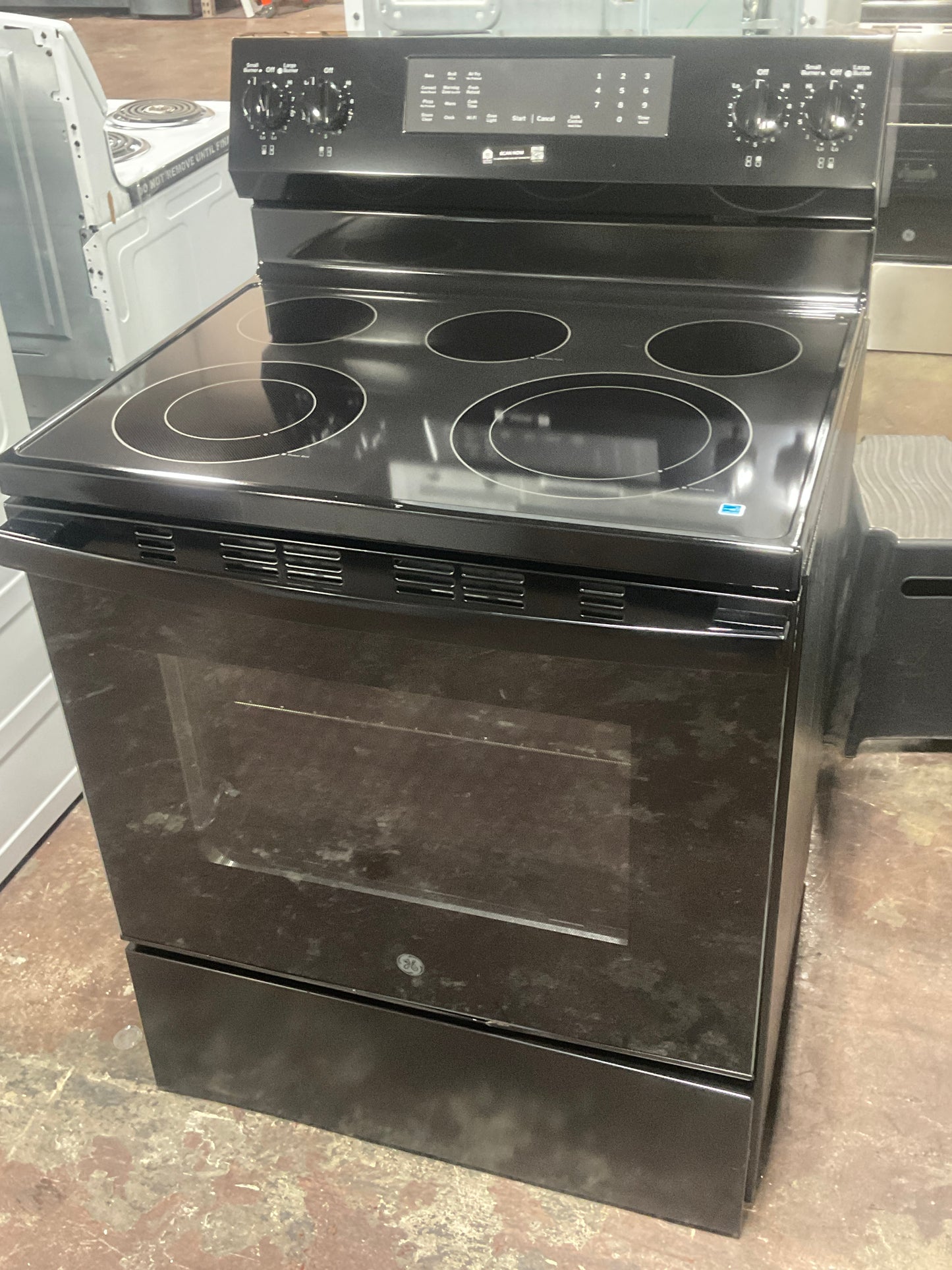 Front view, oven-door closed