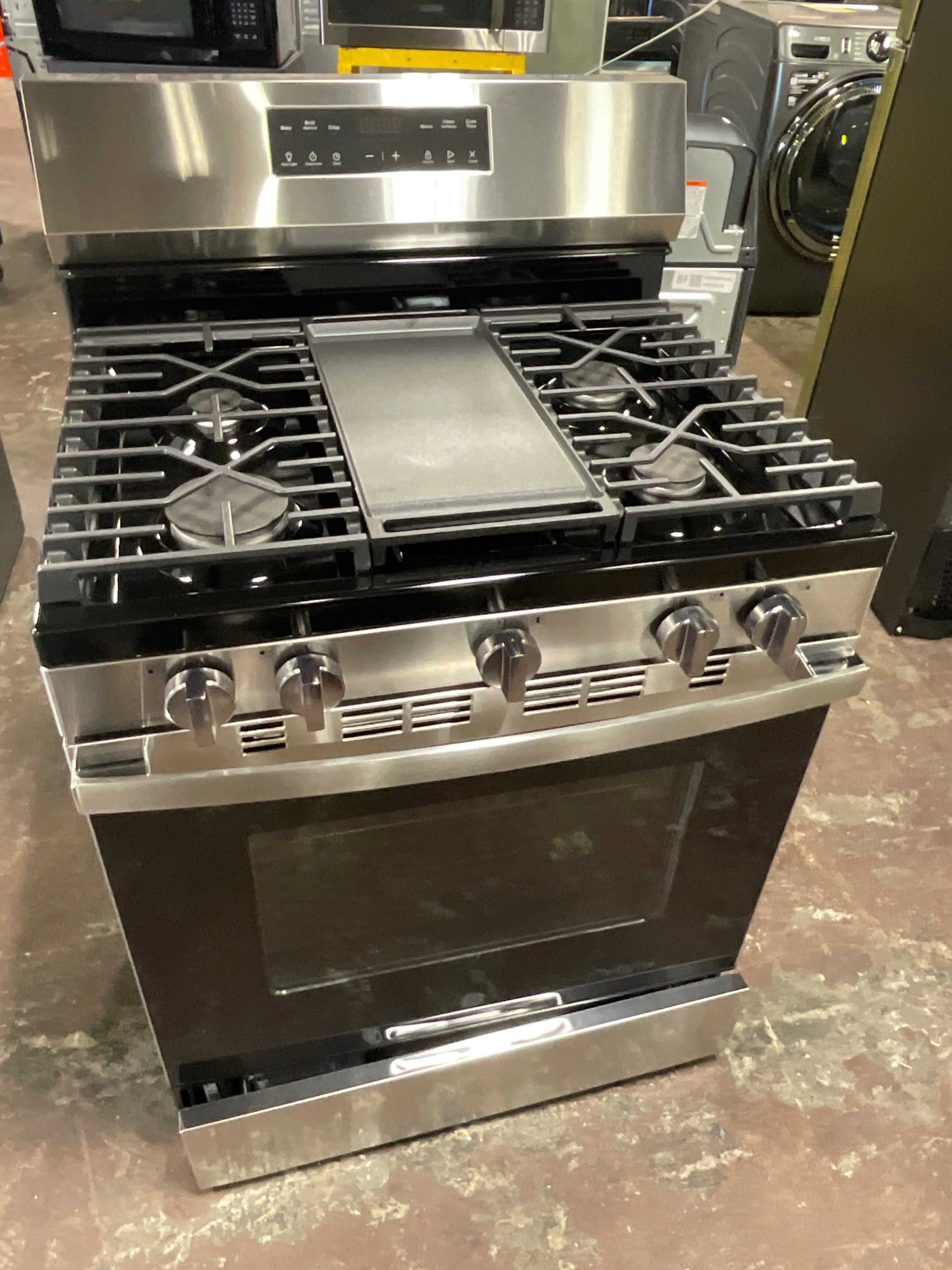 Front view, oven-door closed