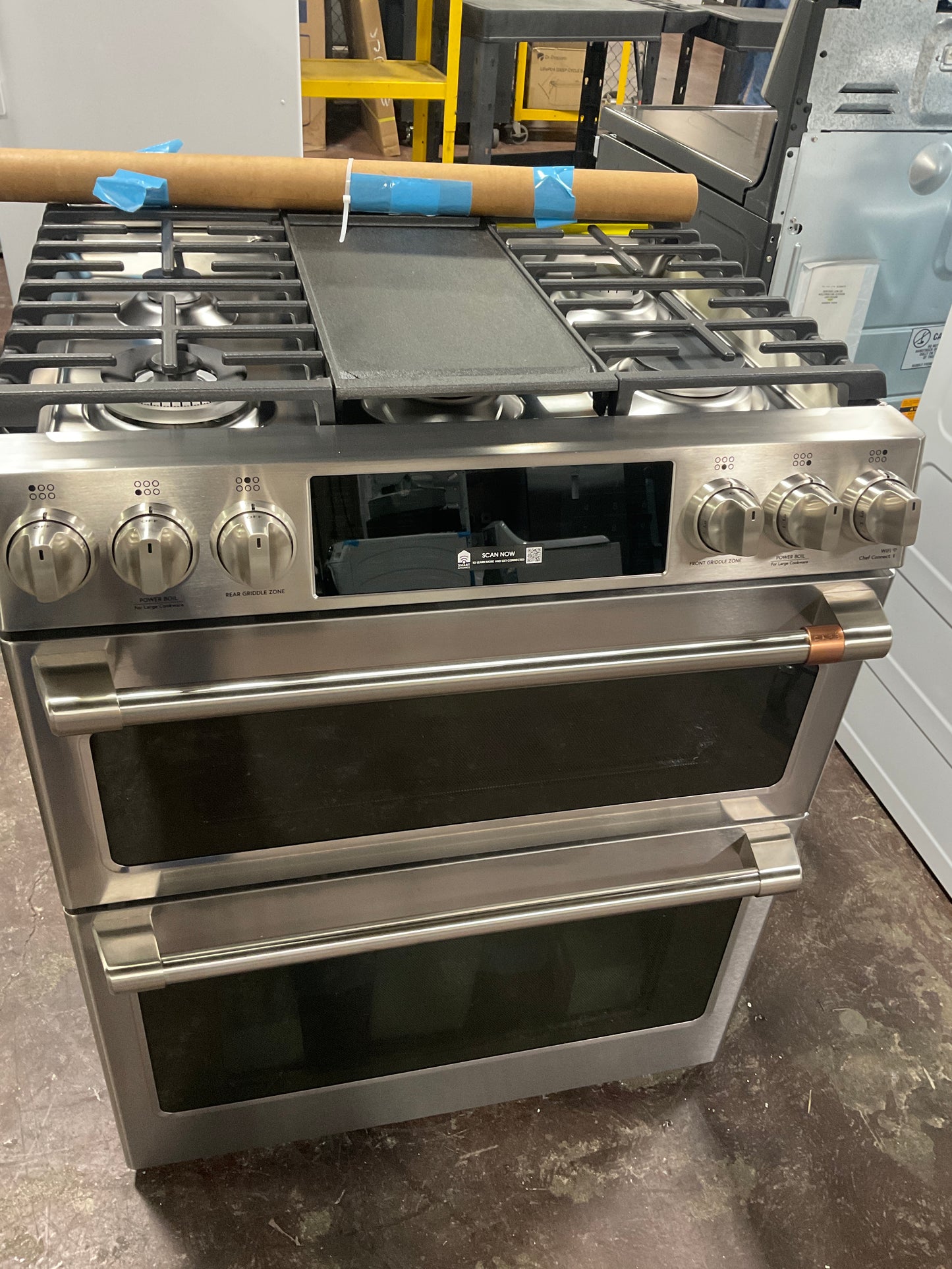 Front view, oven-door closed