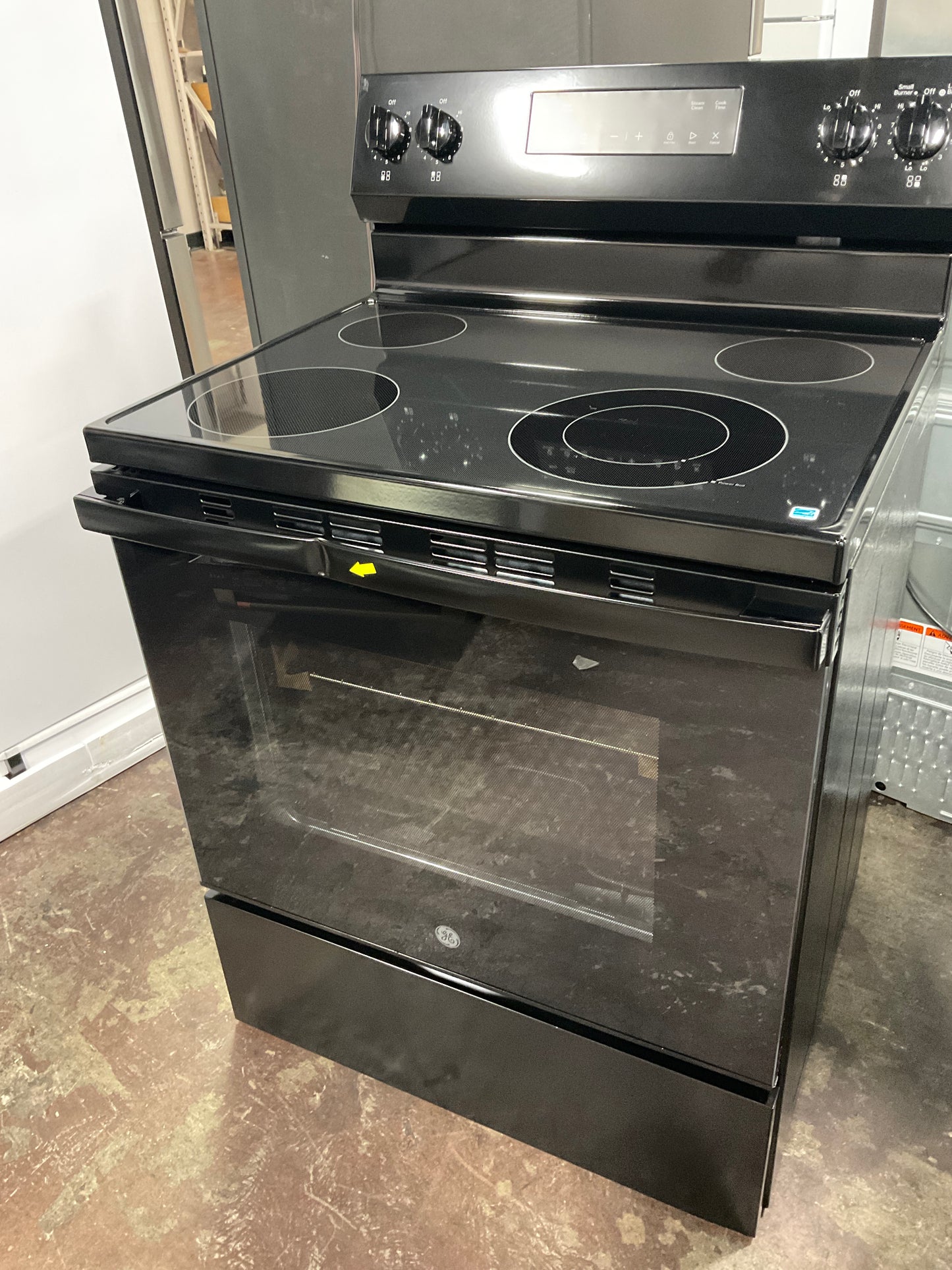 Front view, oven-door closed