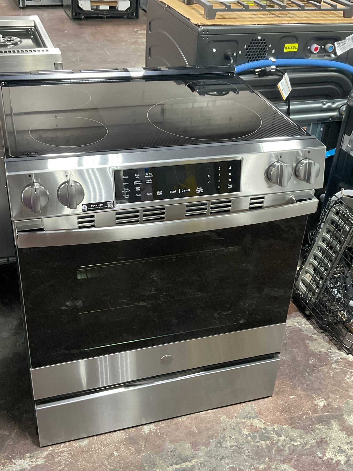 Front view, oven-door closed