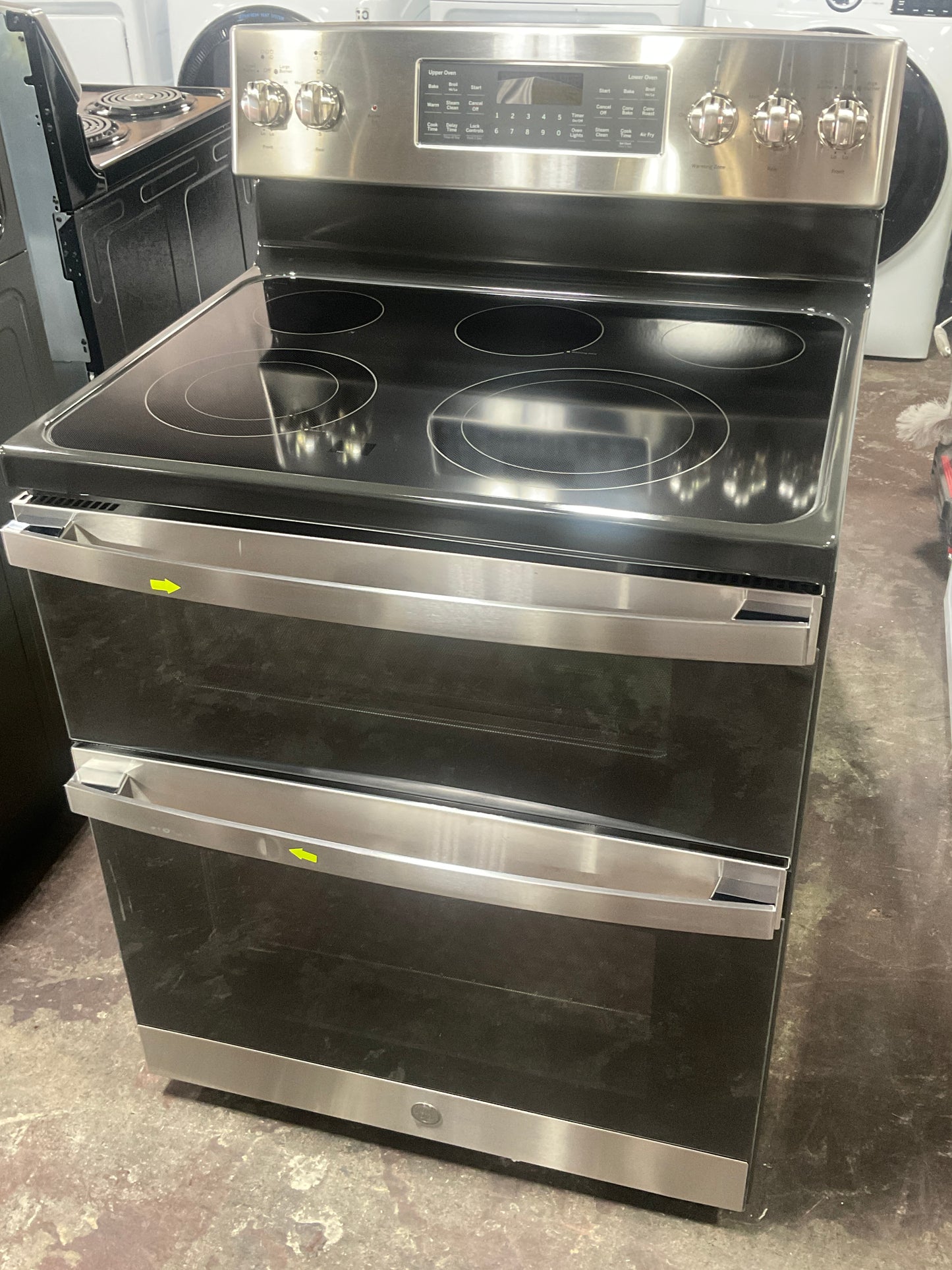 Front view, oven-door closed