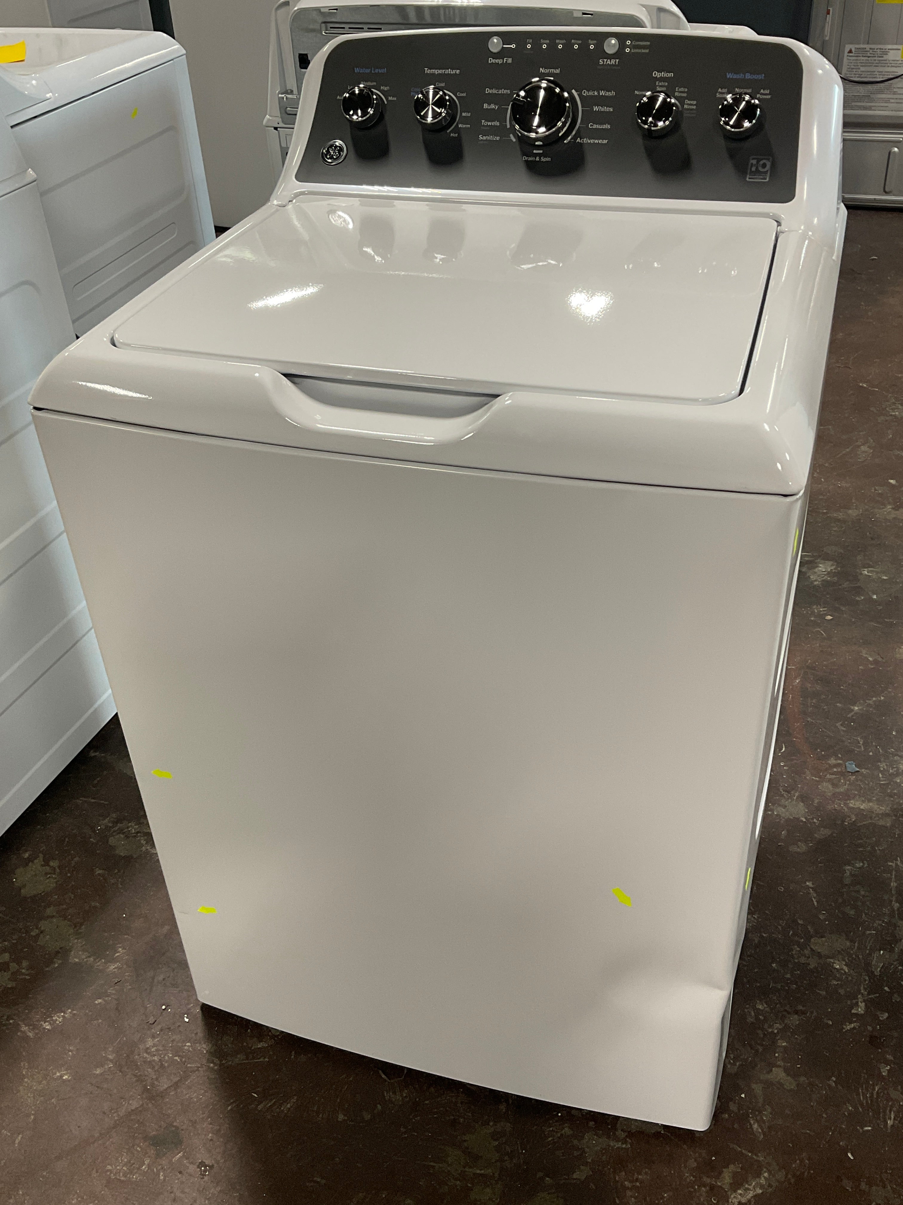 Front view, door closed