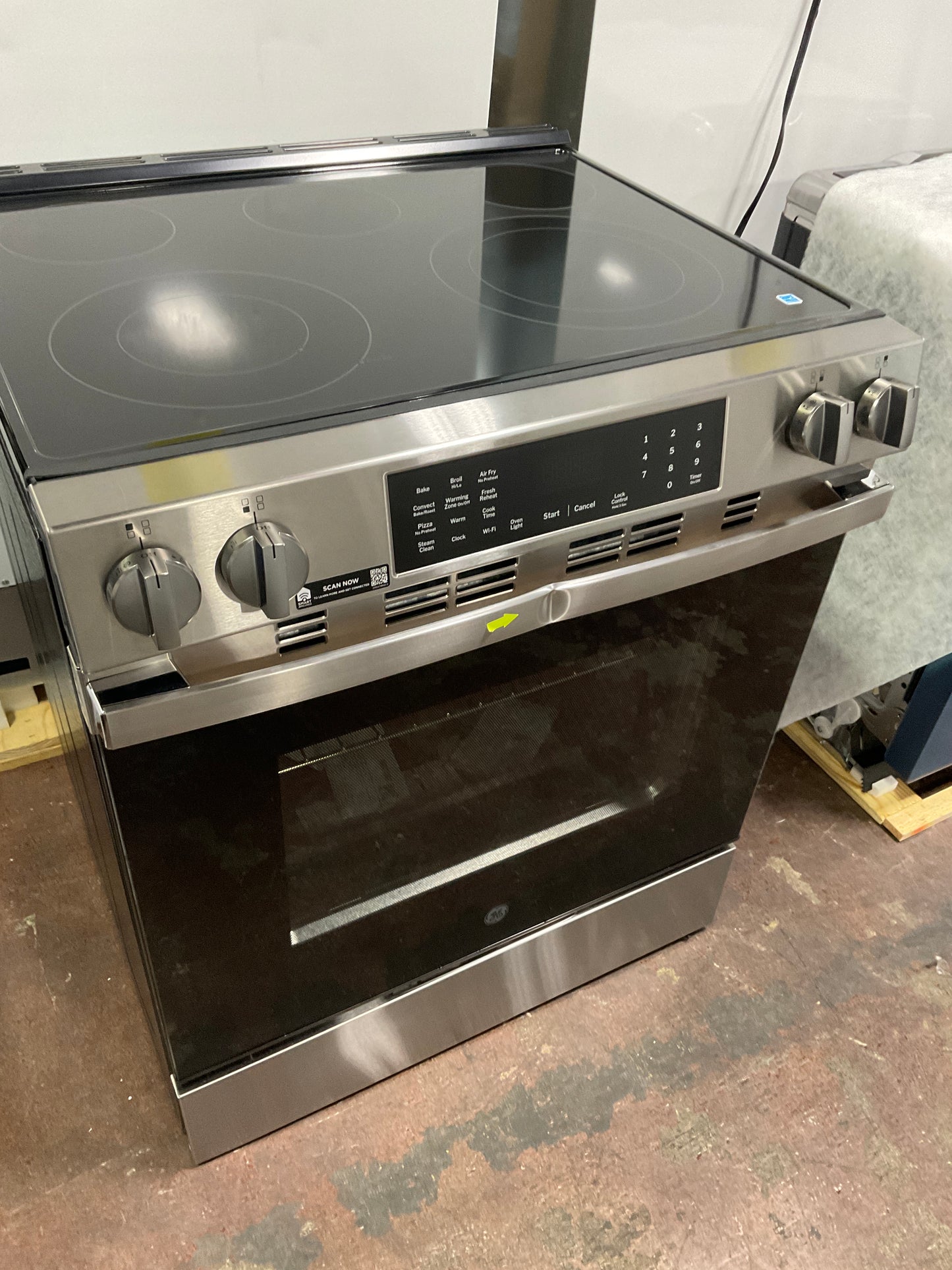 Front view, oven-door closed