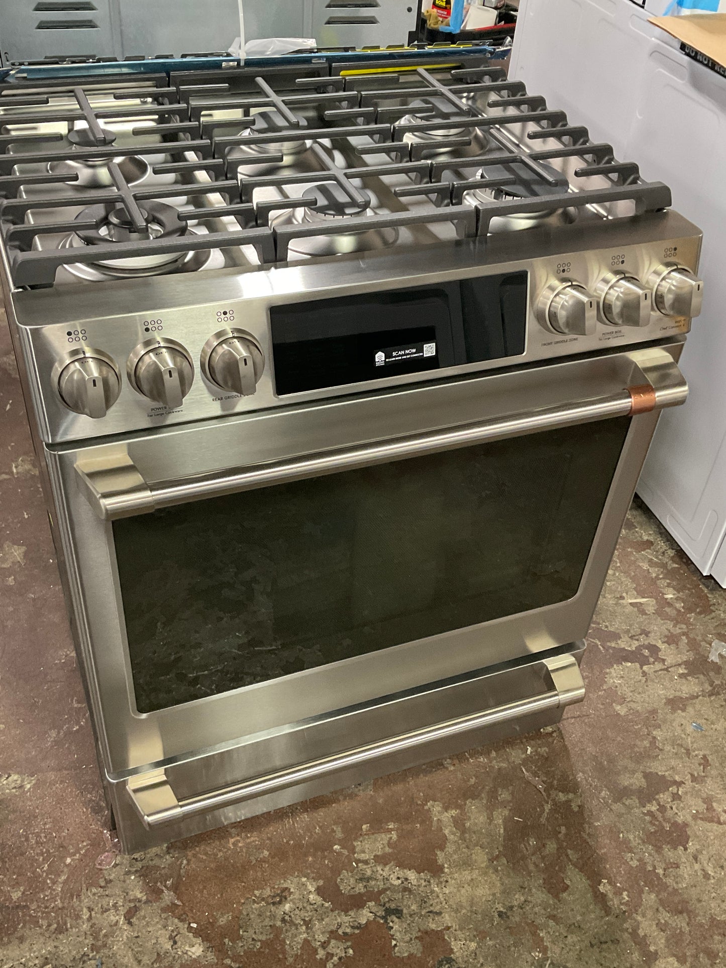 Front view, oven-door closed
