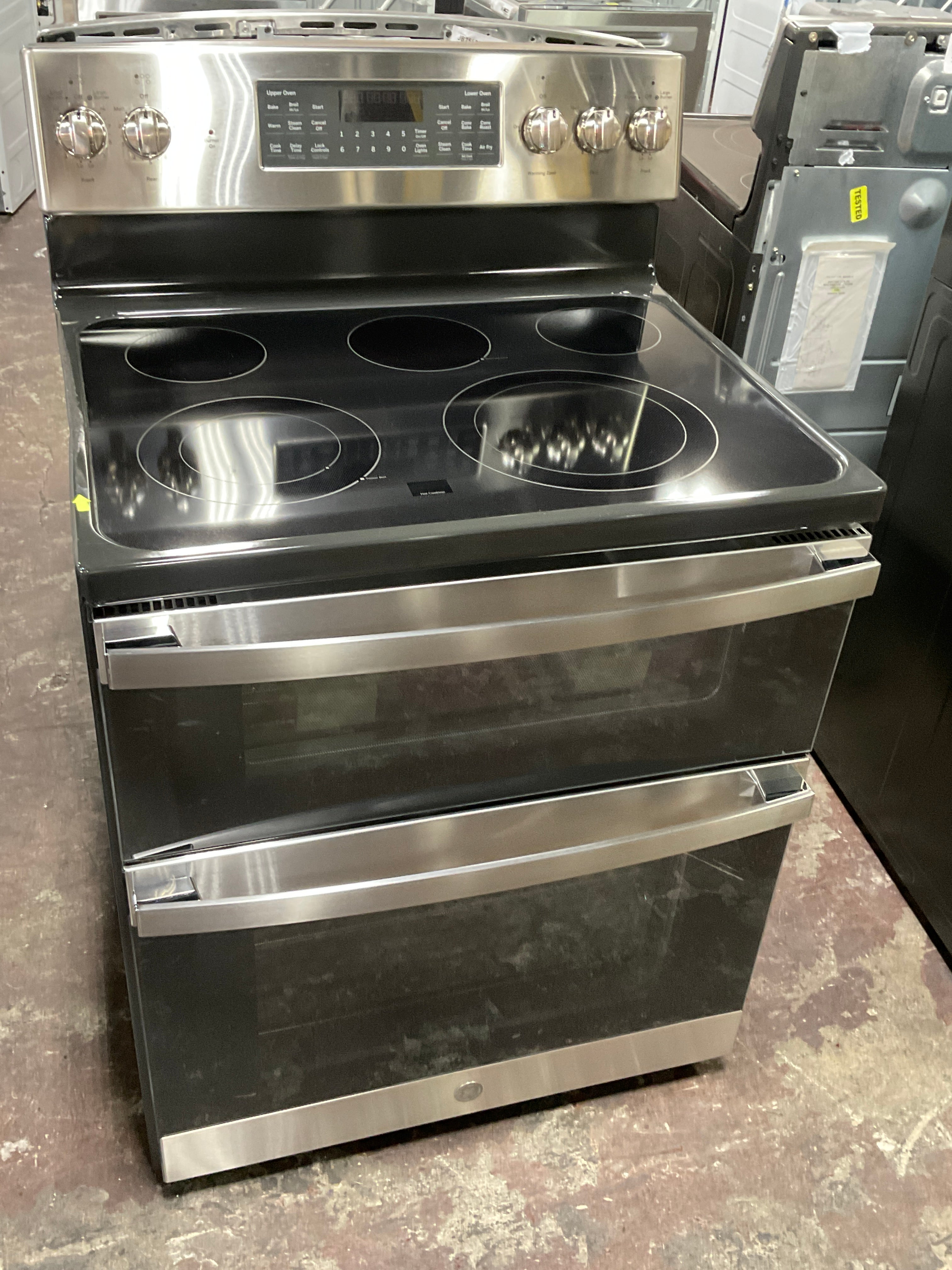 Front view, oven-door closed