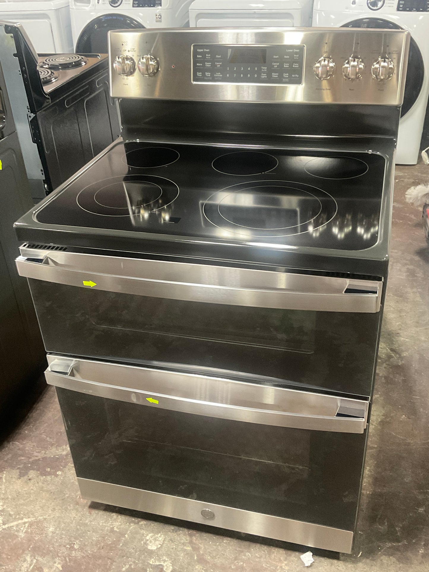 Front view, oven-door closed