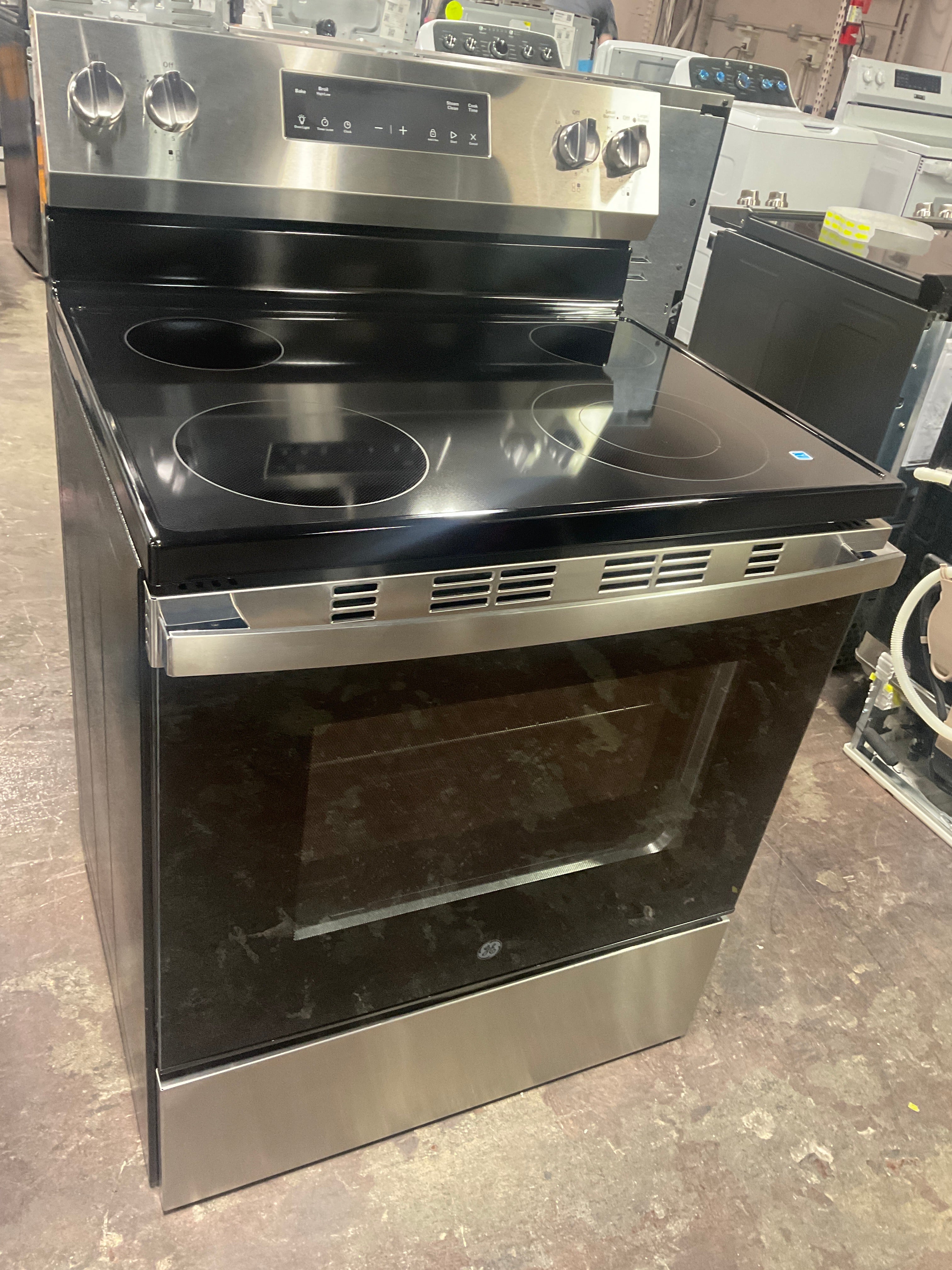 Front view, oven-door closed