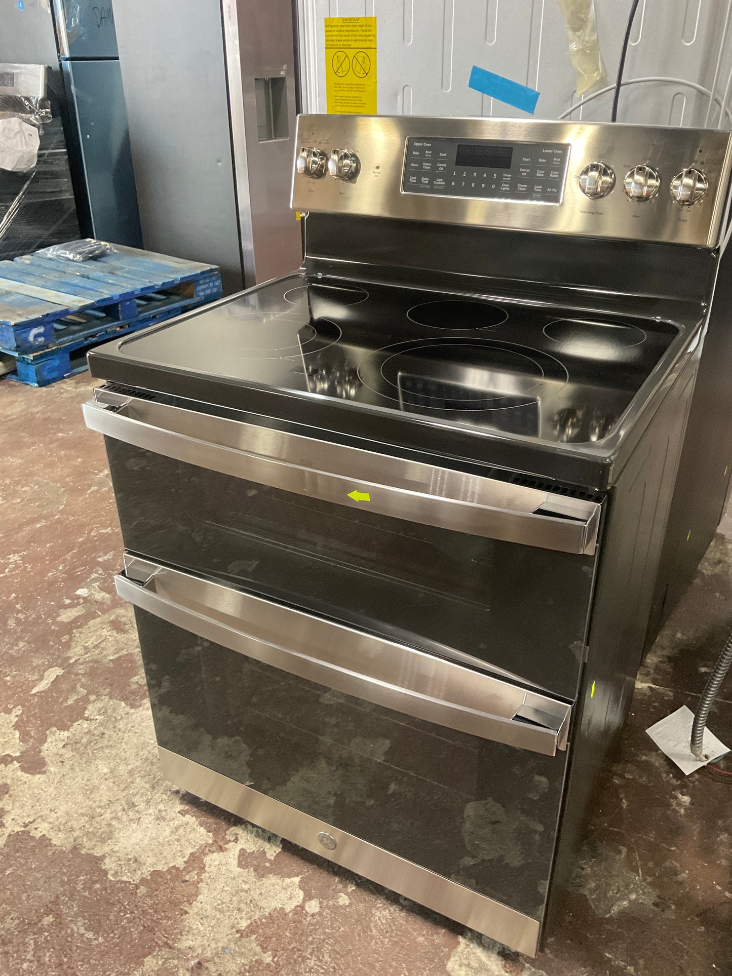 Front view, oven-door closed