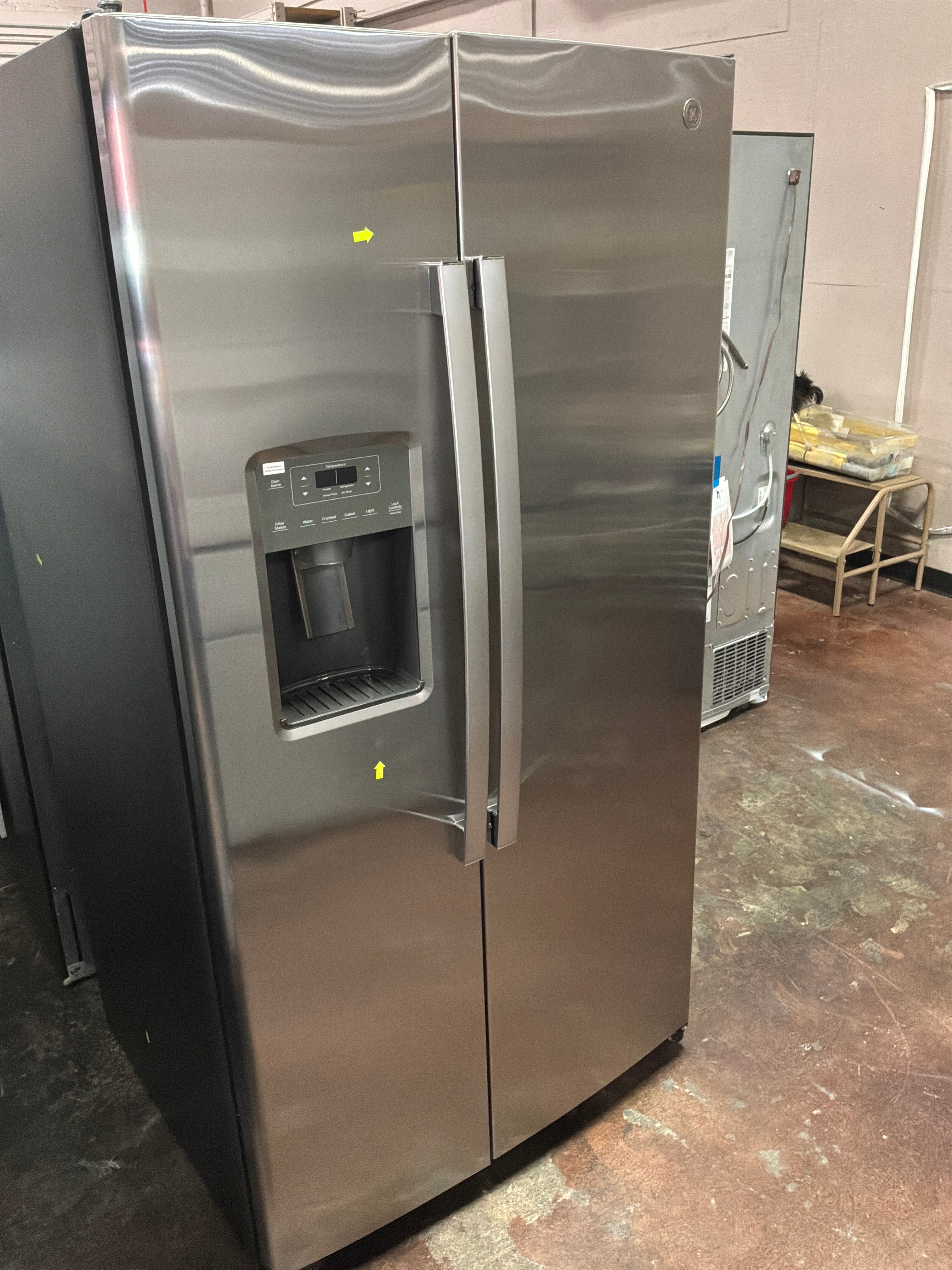 Front view, door closed