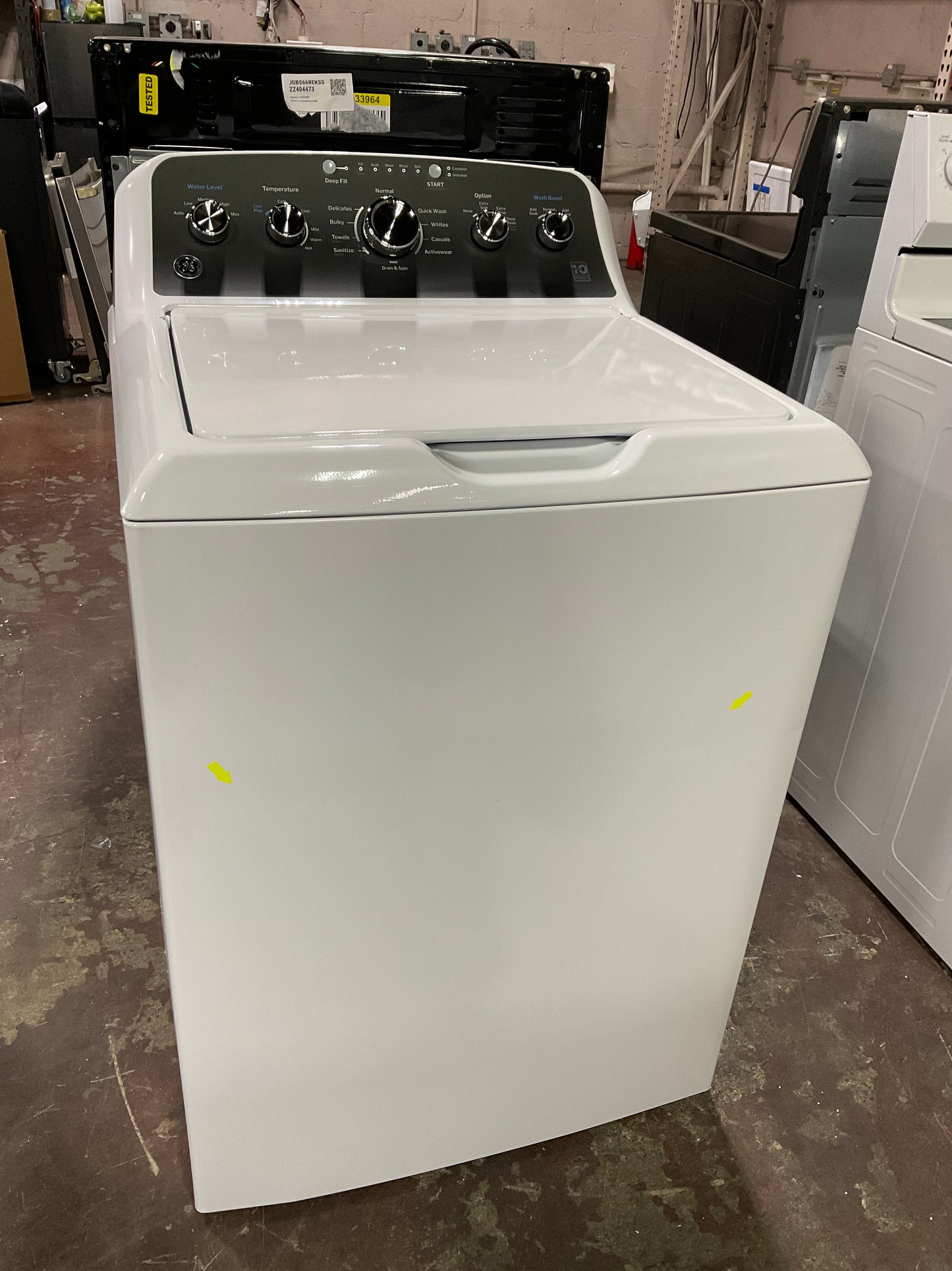 Front view, door closed