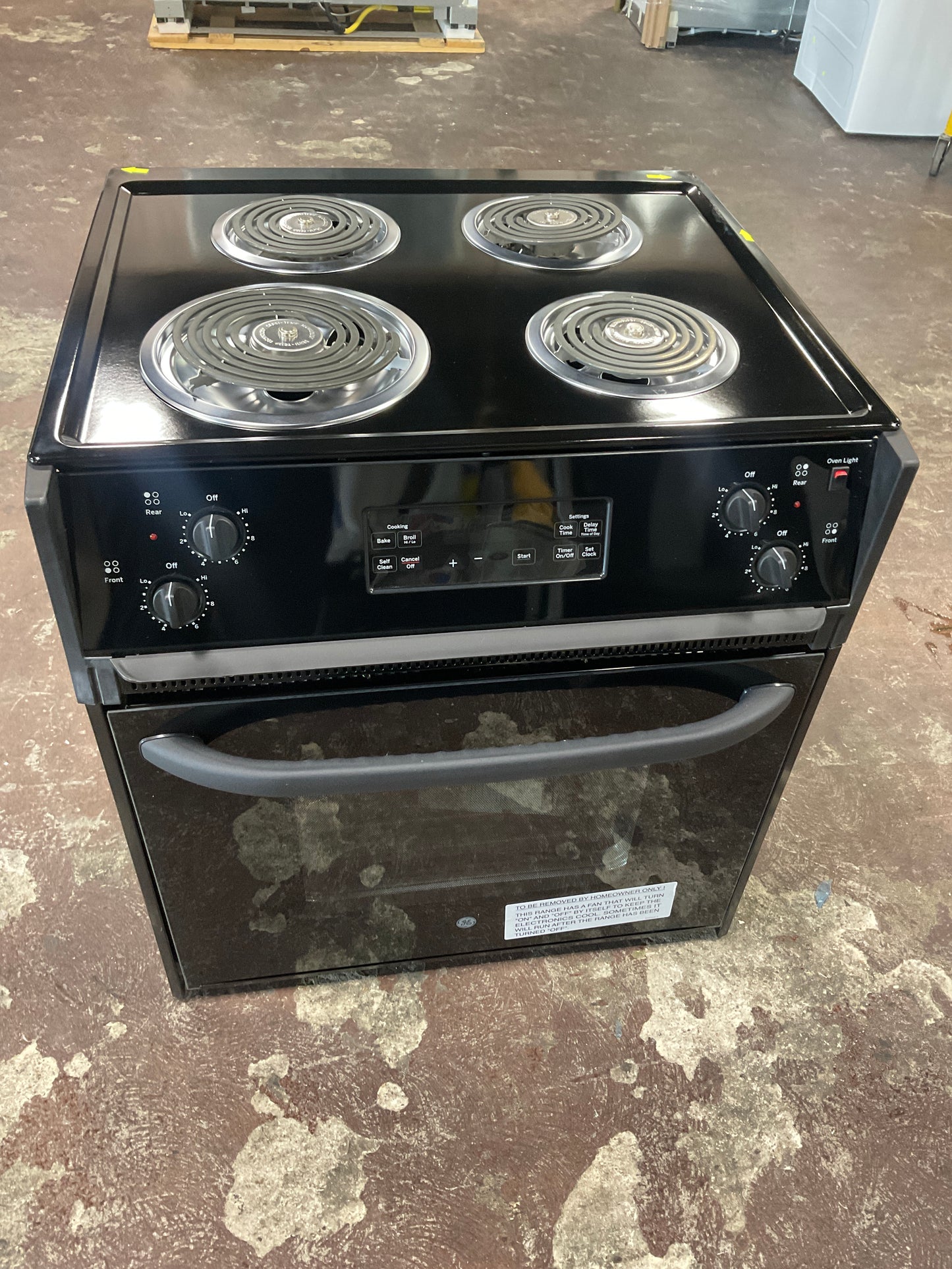 Front view, oven-door closed
