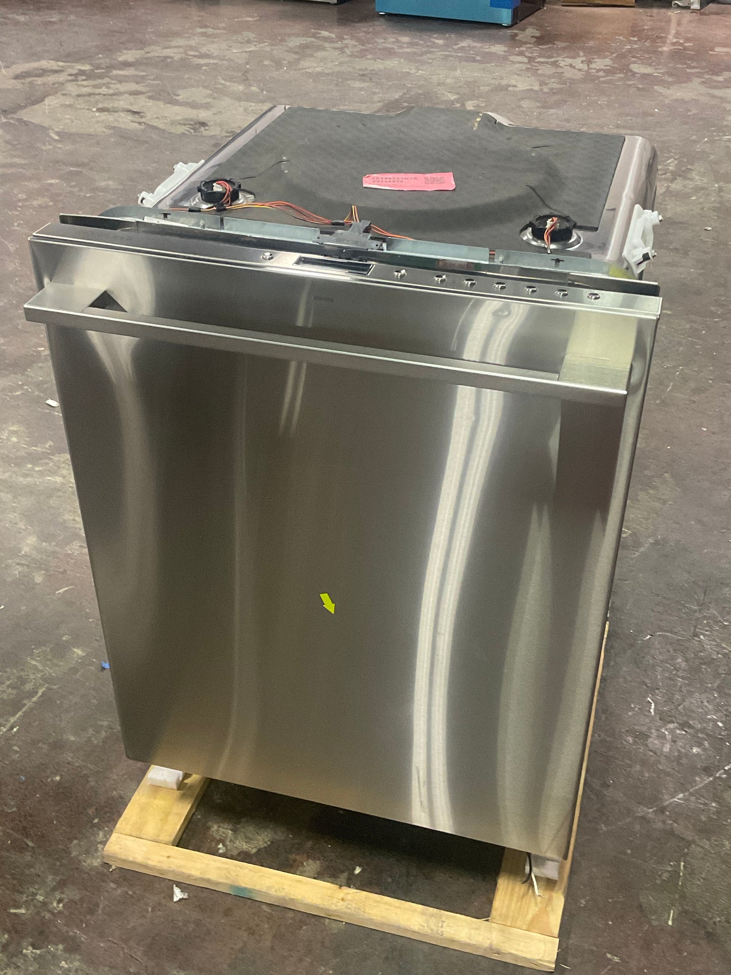 Front view, doors closed