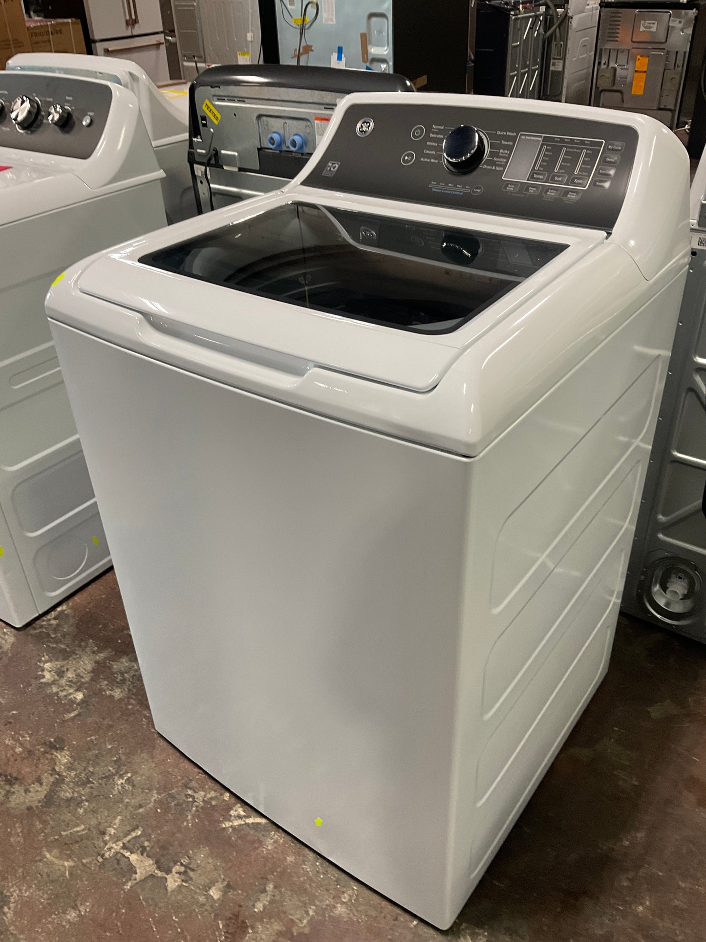 Front view, door closed