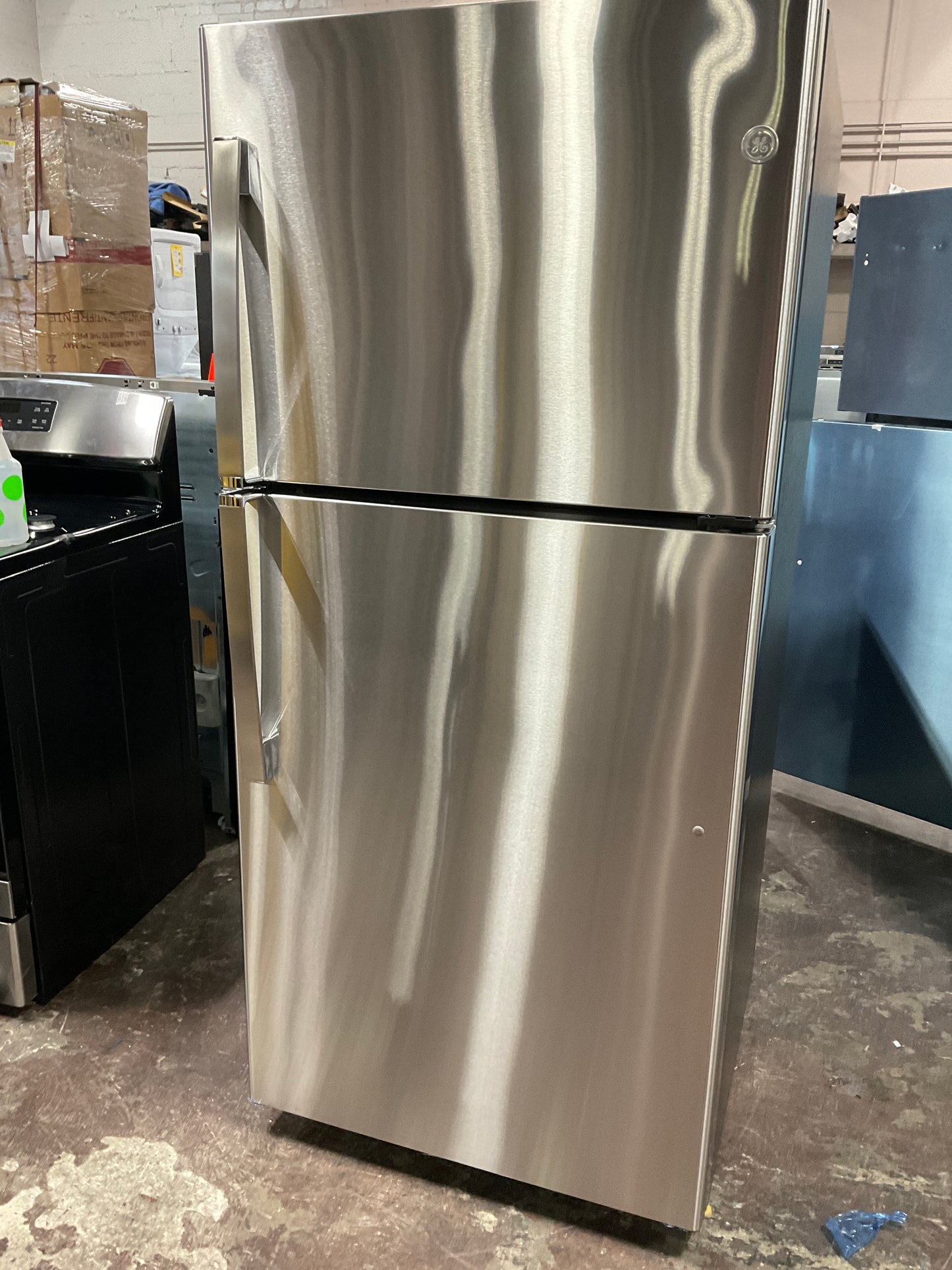 Front view, door closed