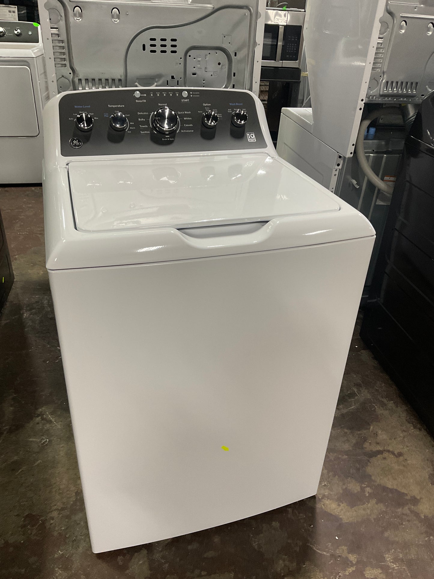 Front view, door closed