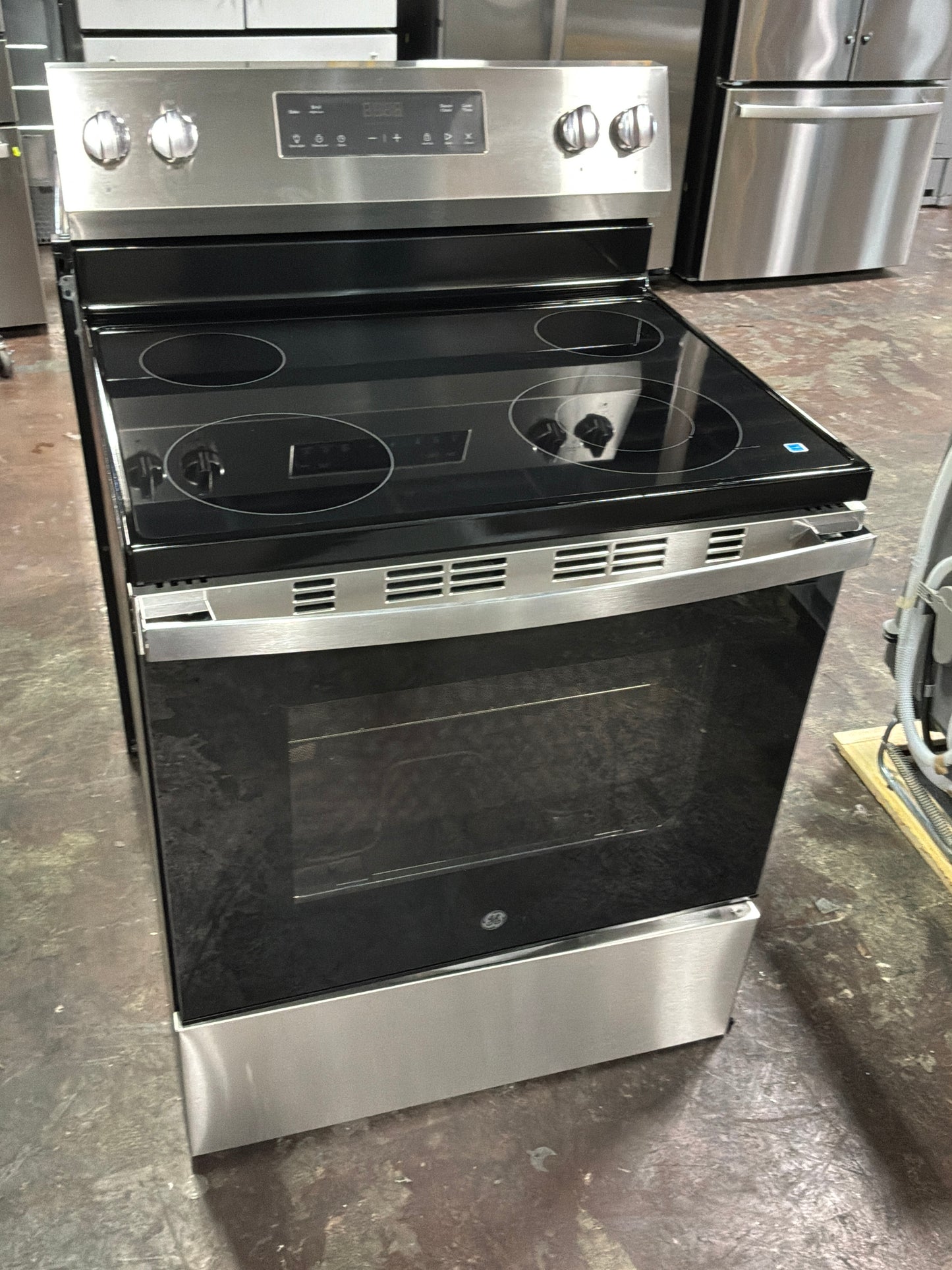 Front view, oven-door closed