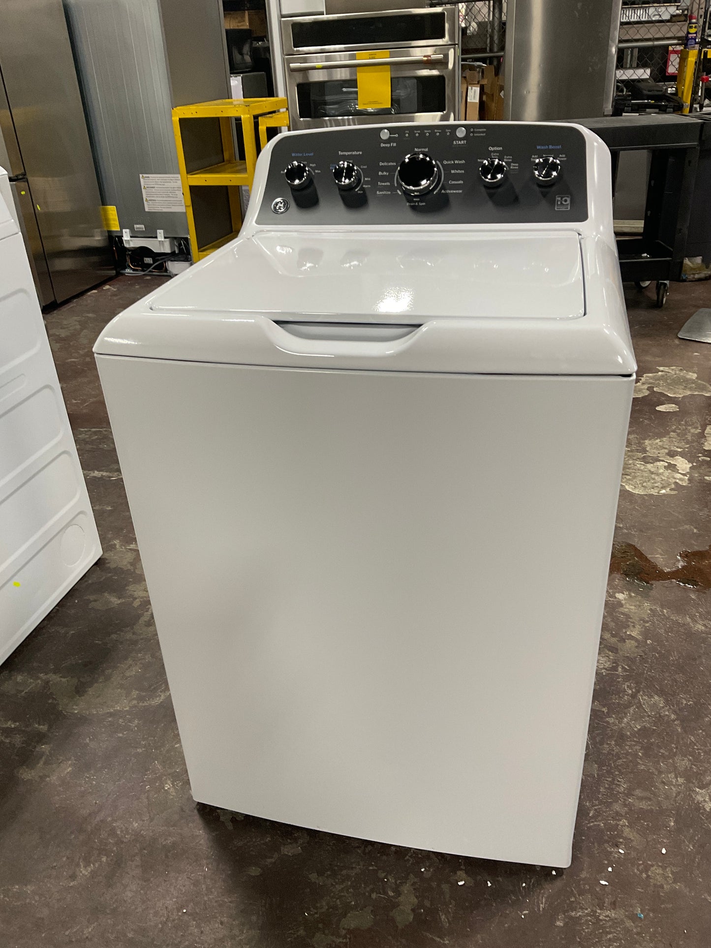 Front view, door closed