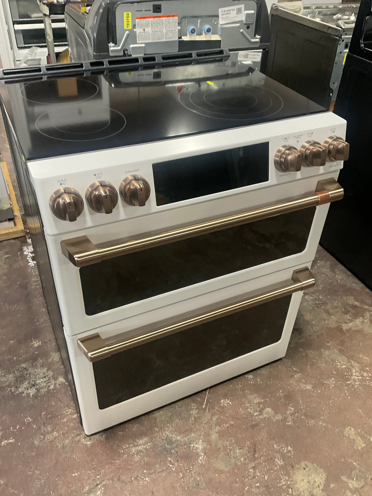Front view, oven-door closed