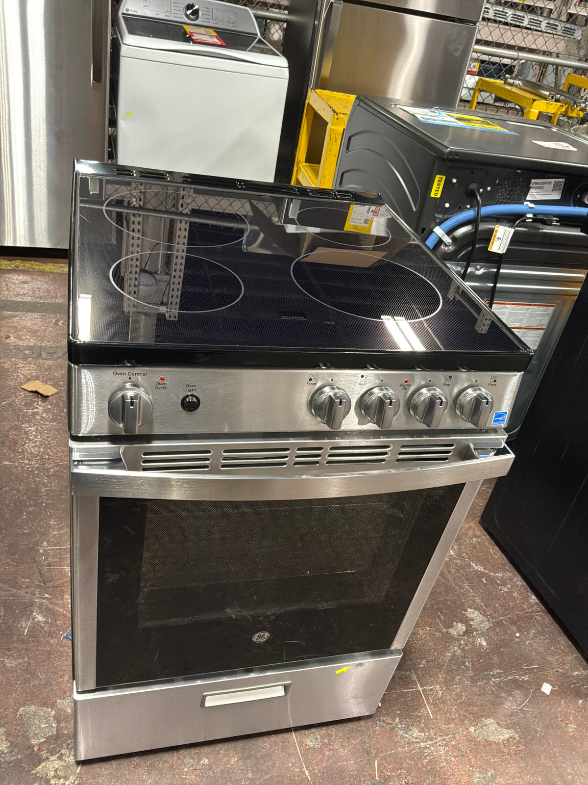 Front view, oven-door closed