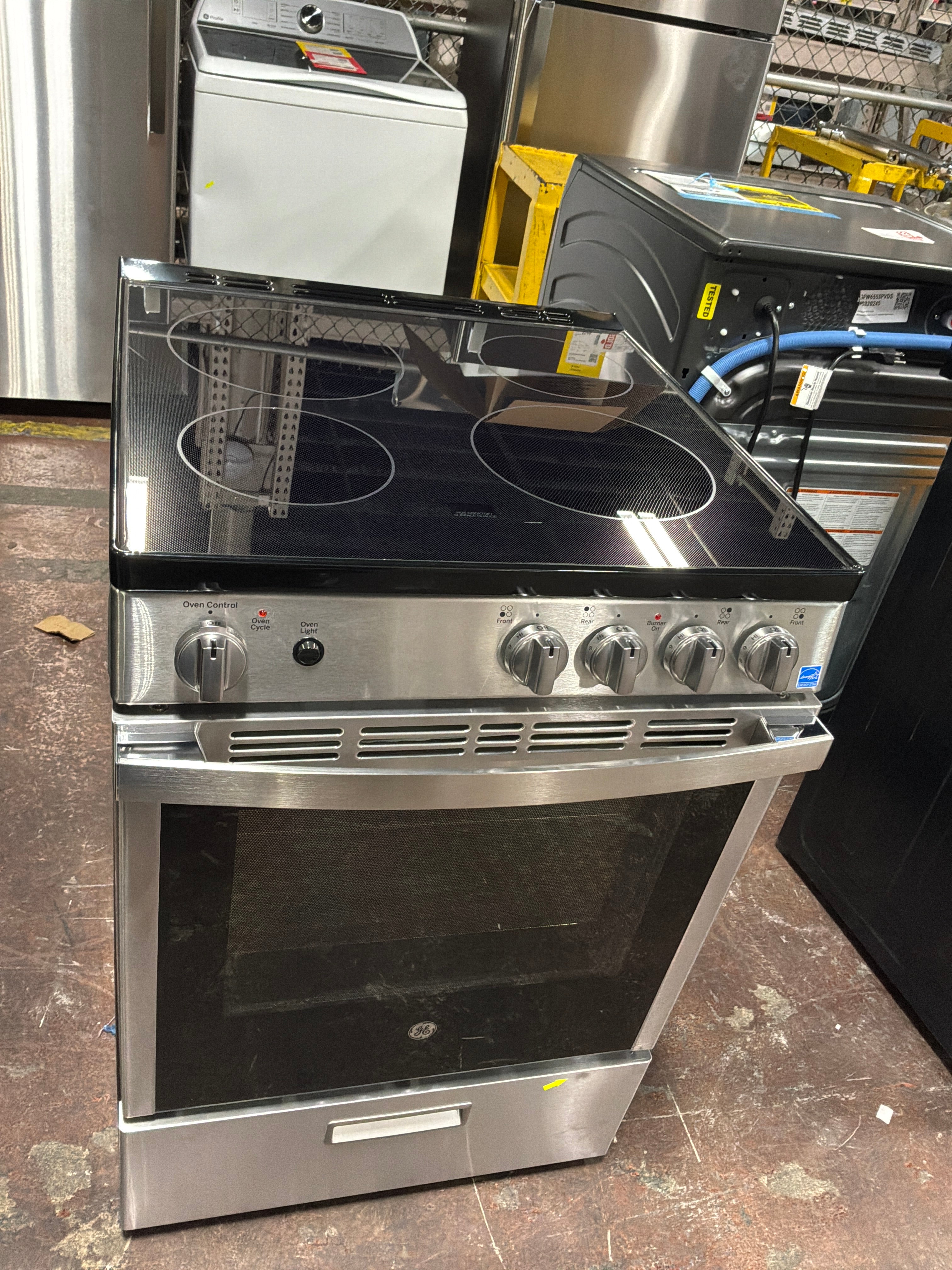 Front view, oven-door closed