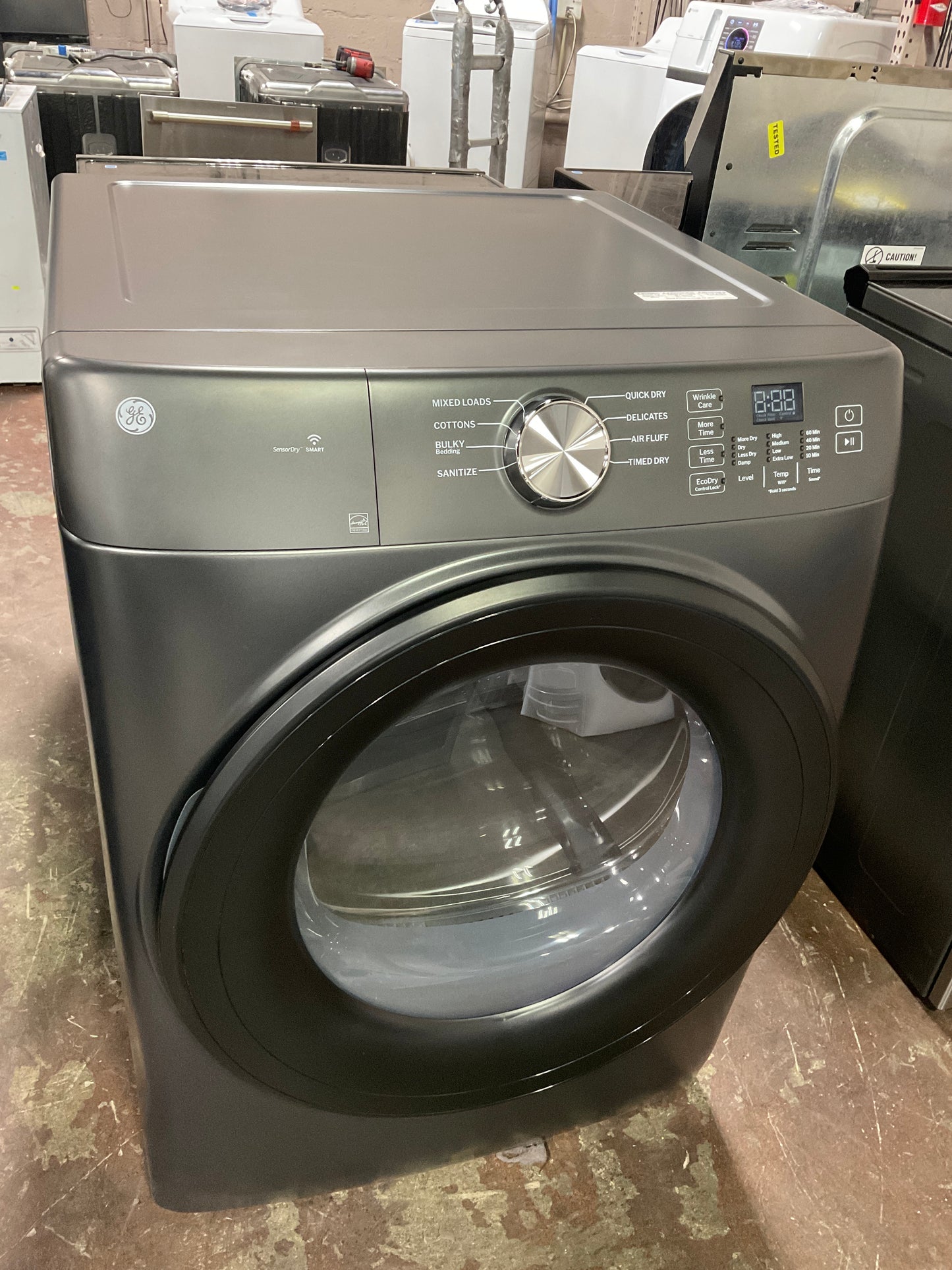 Front view, door closed